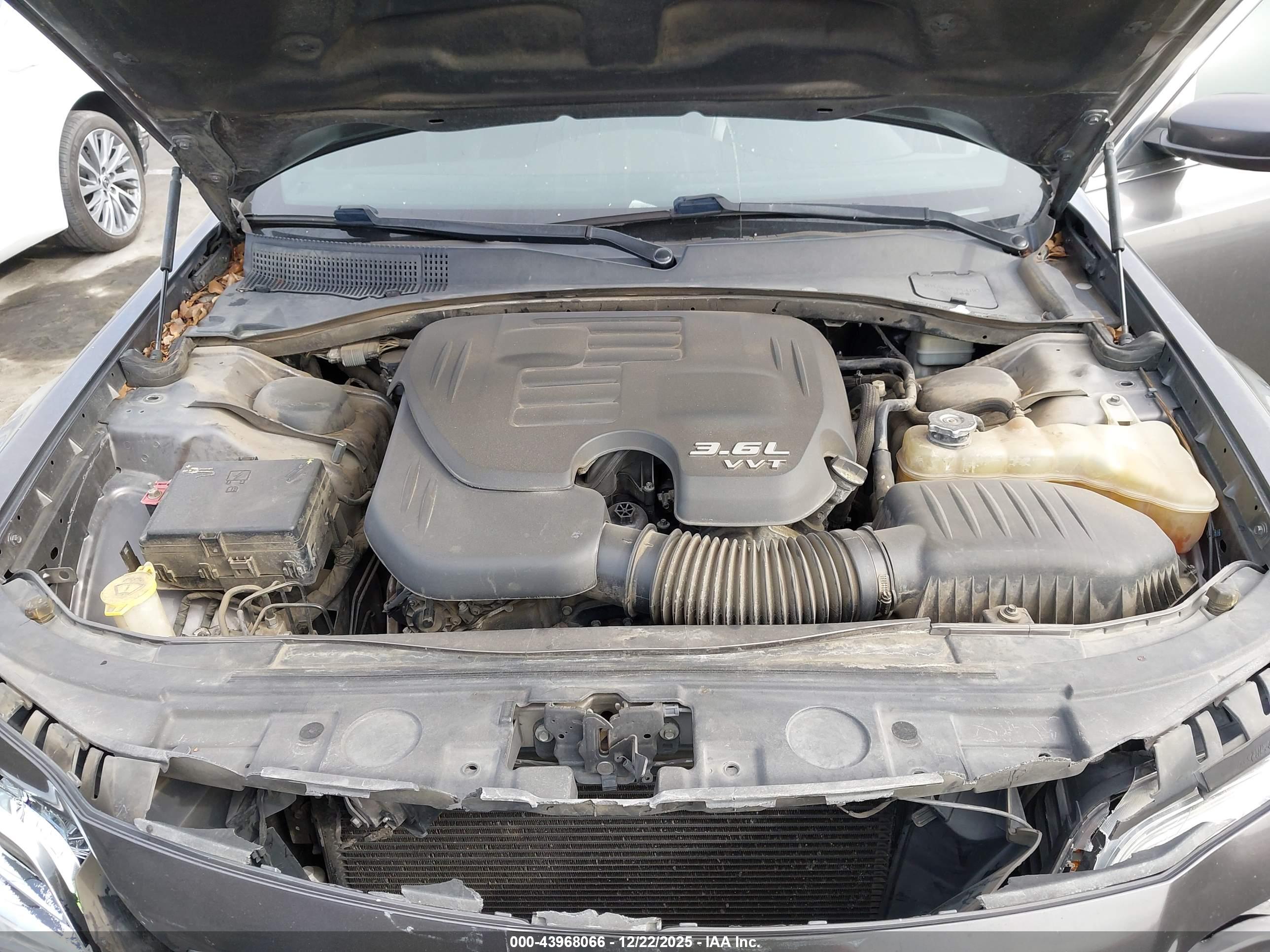 CHRYSLER 300 image 10