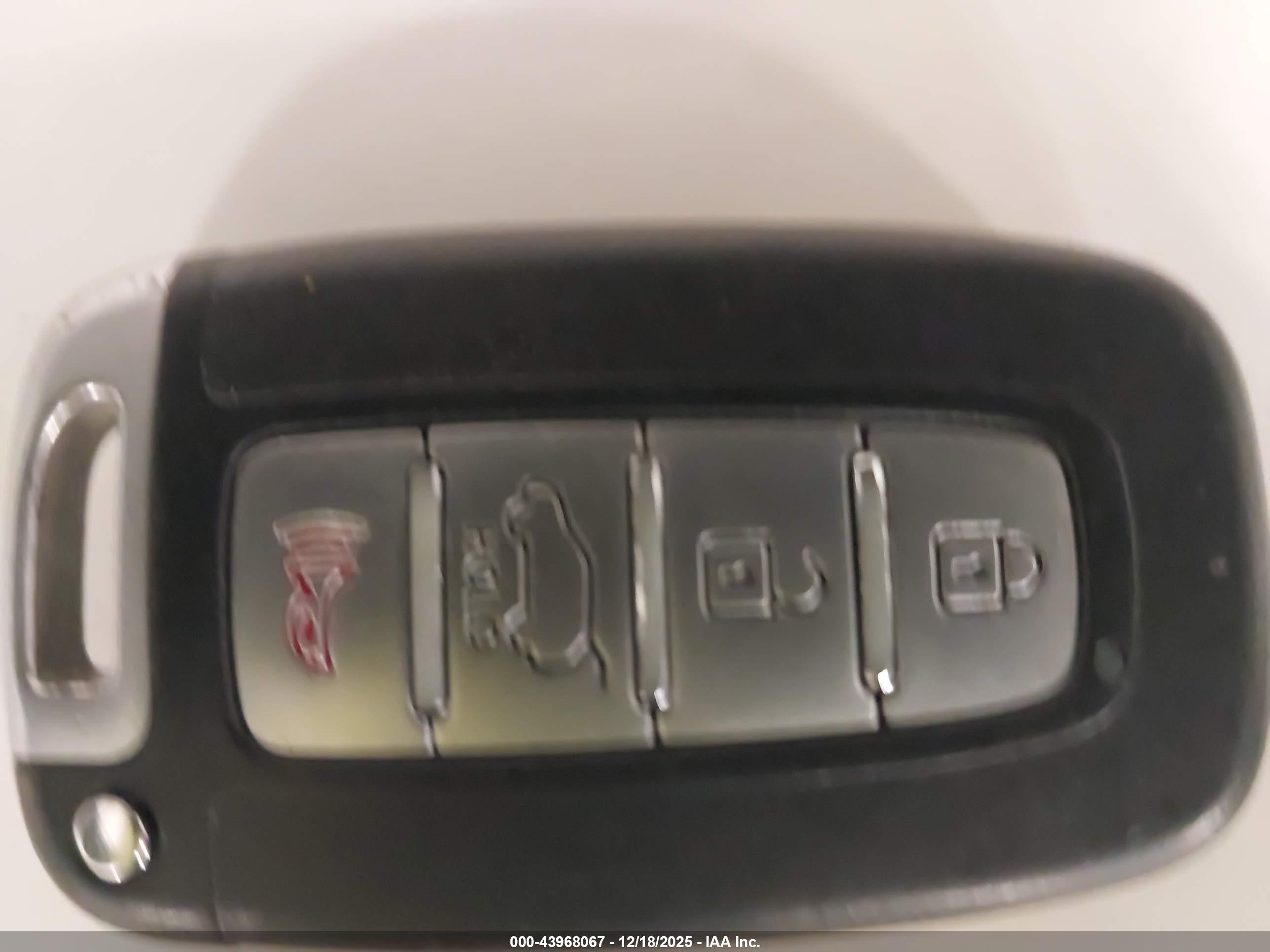 KIA SORENTO image 11