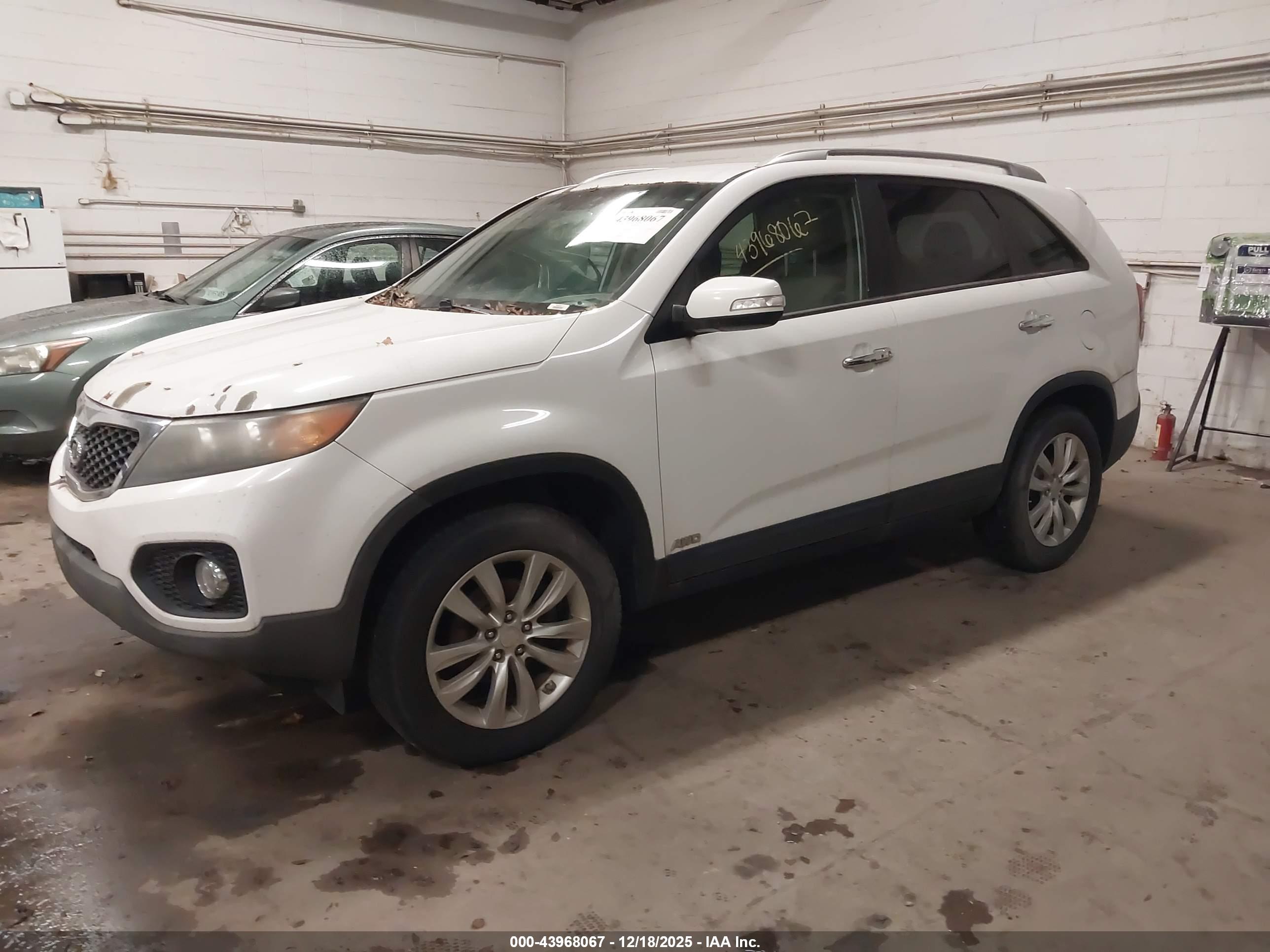 KIA SORENTO image 2