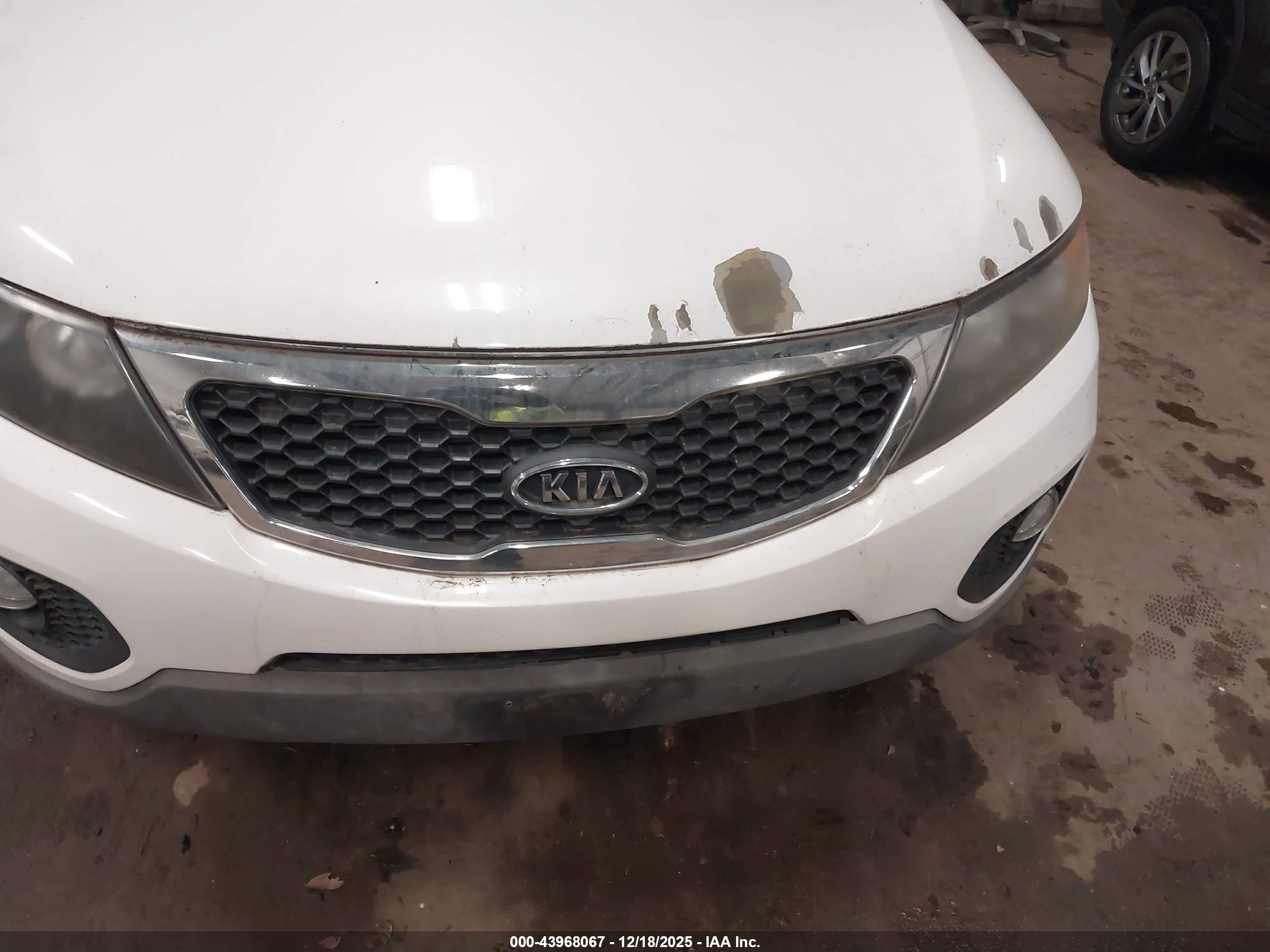 KIA SORENTO image 6