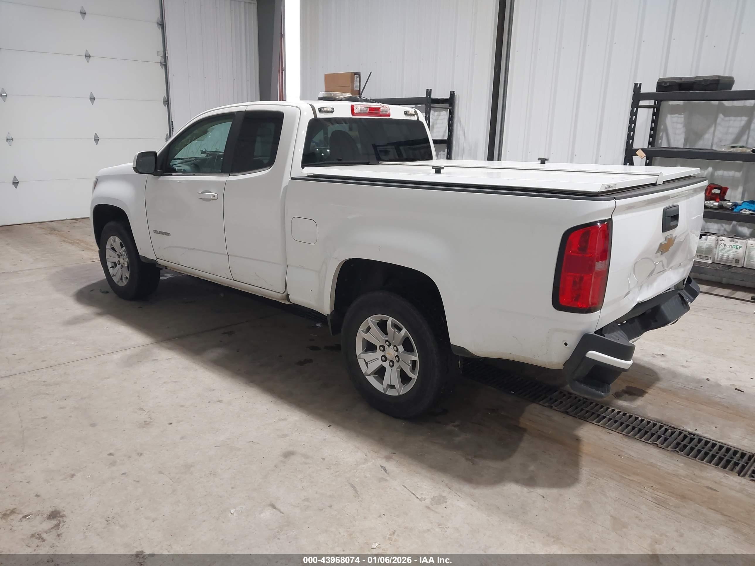 CHEVROLET COLORADO image 3