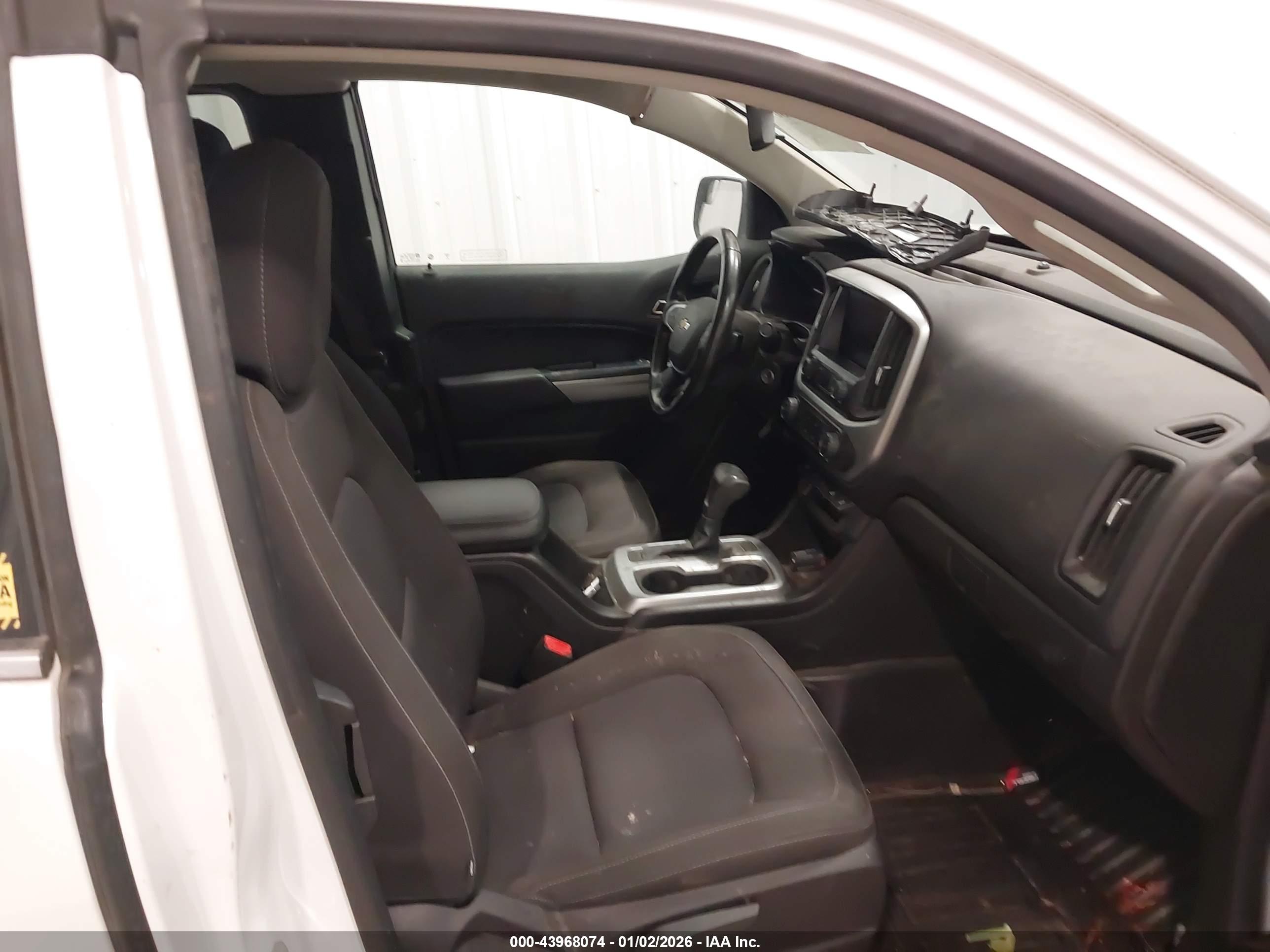 CHEVROLET COLORADO image 5