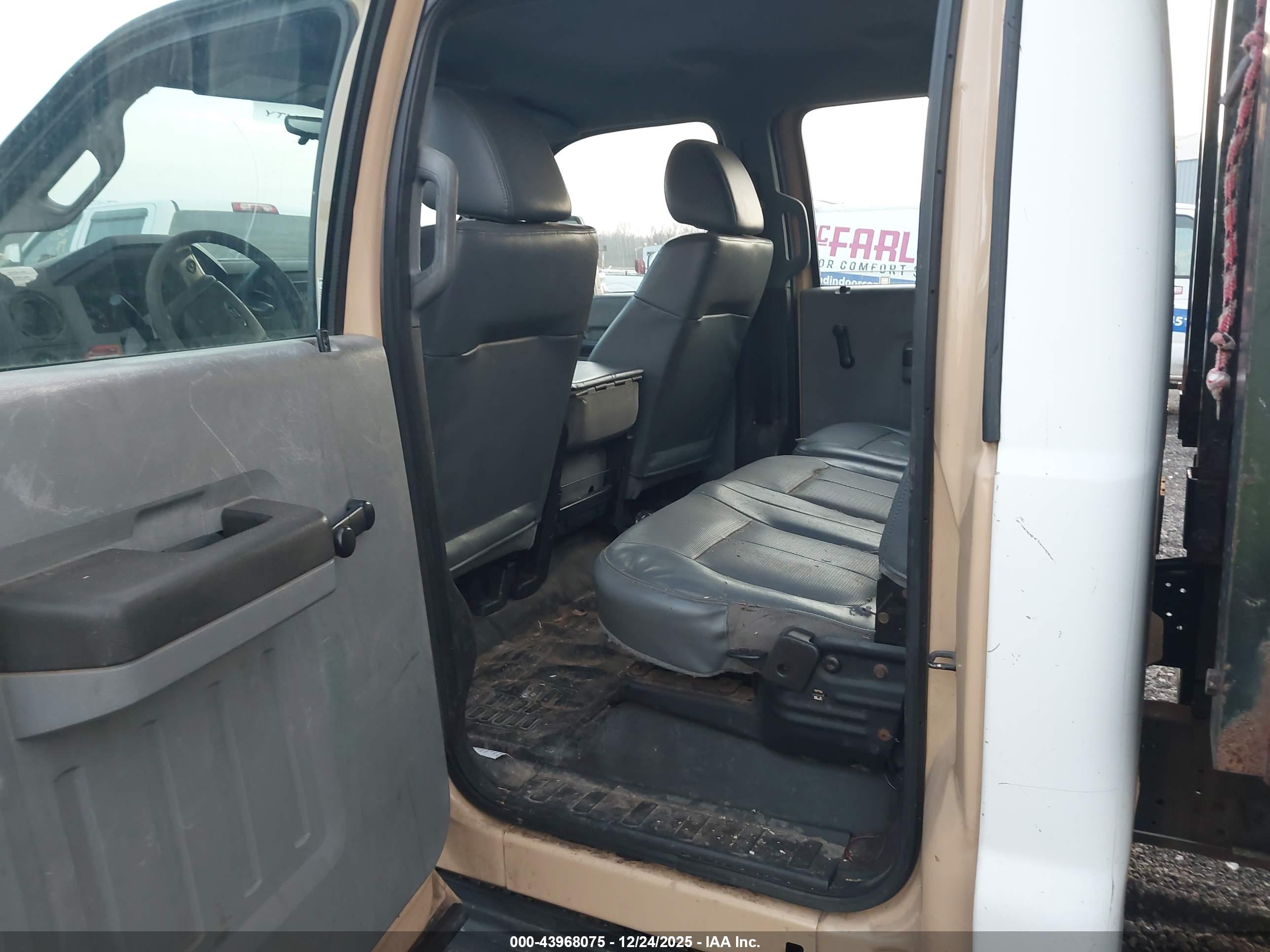 FORD F-450 image 8