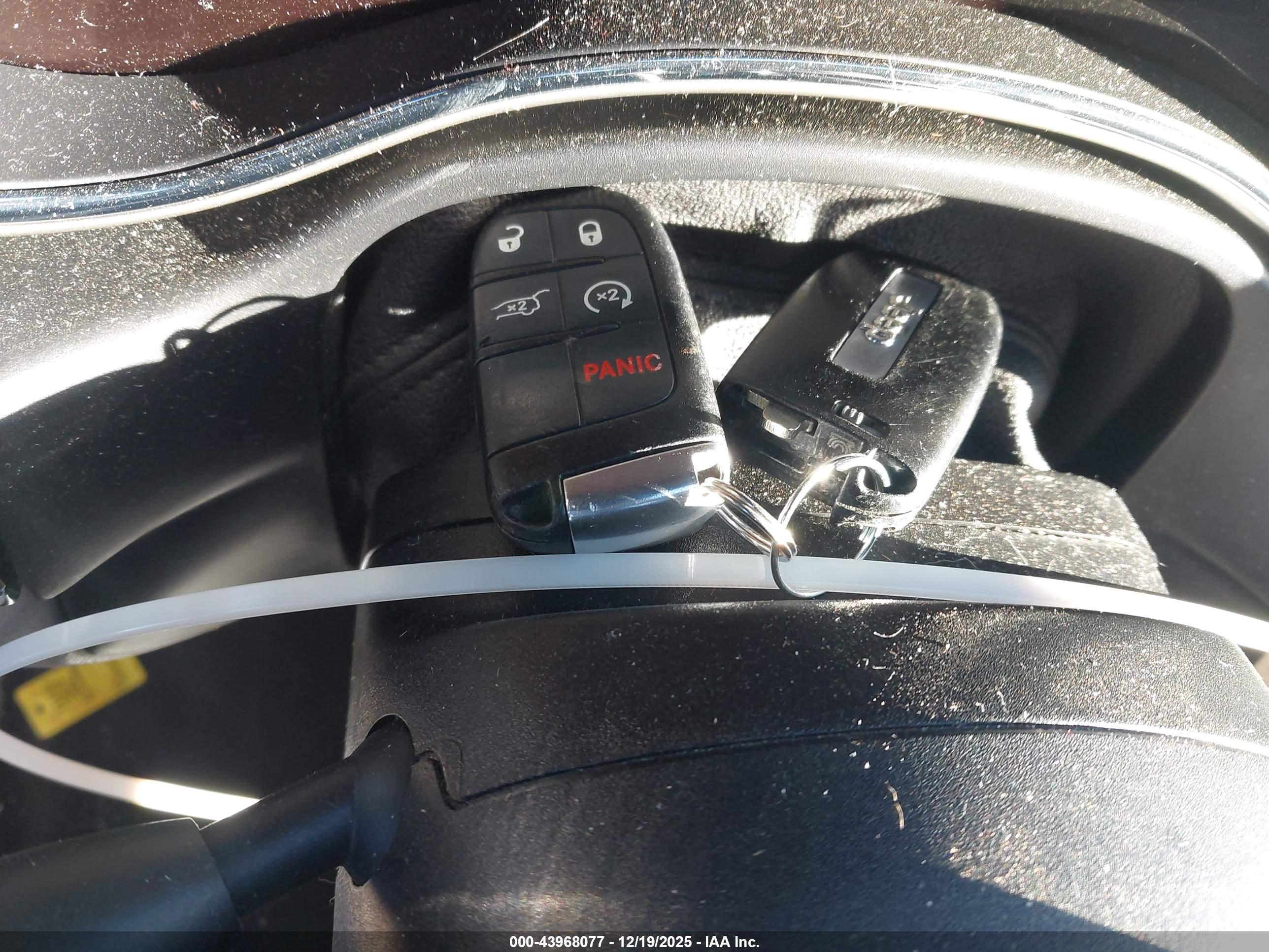 JEEP GRAND image 11