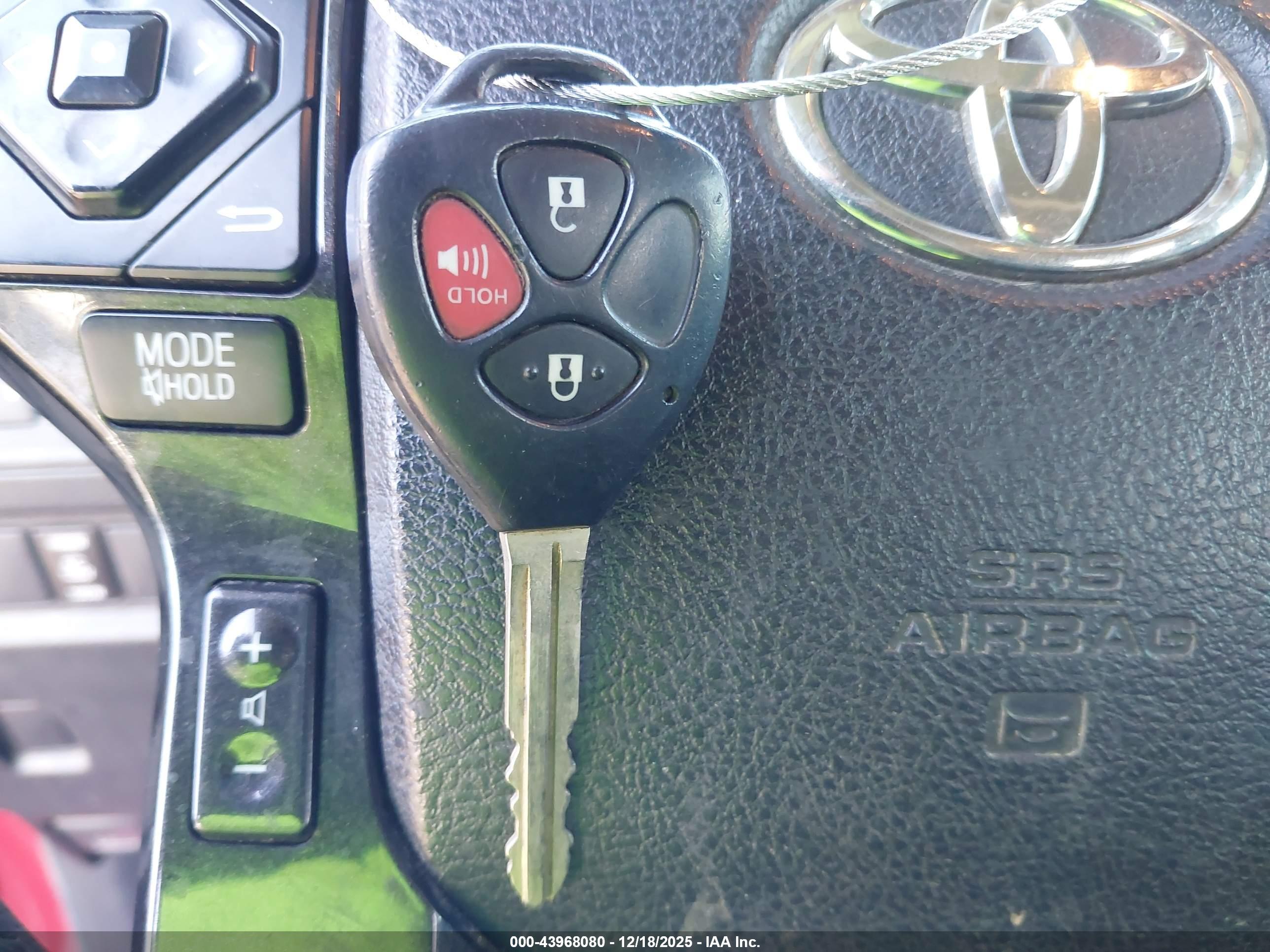 TOYOTA 4RUNNER image 11