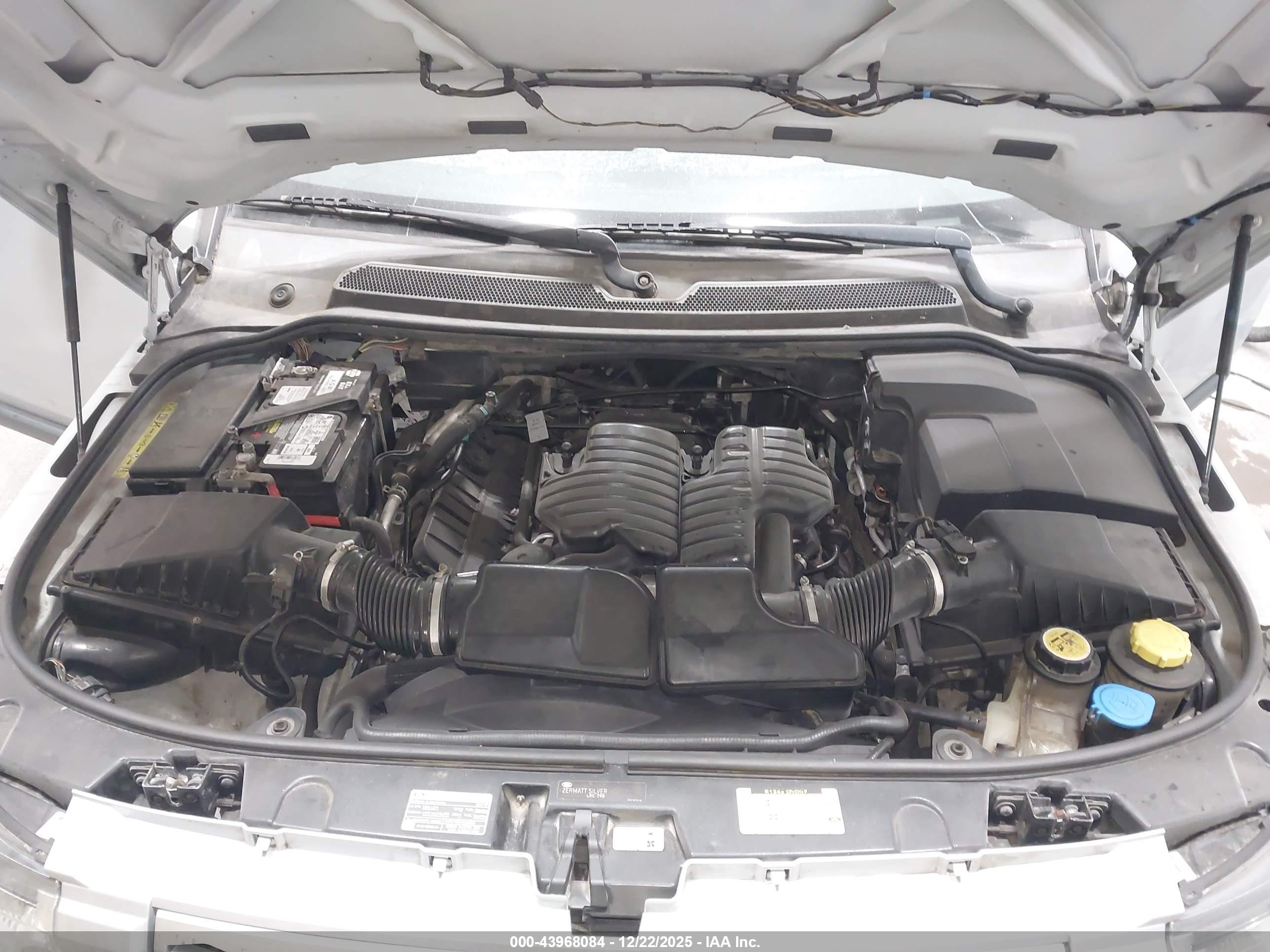 LAND ROVER image 10