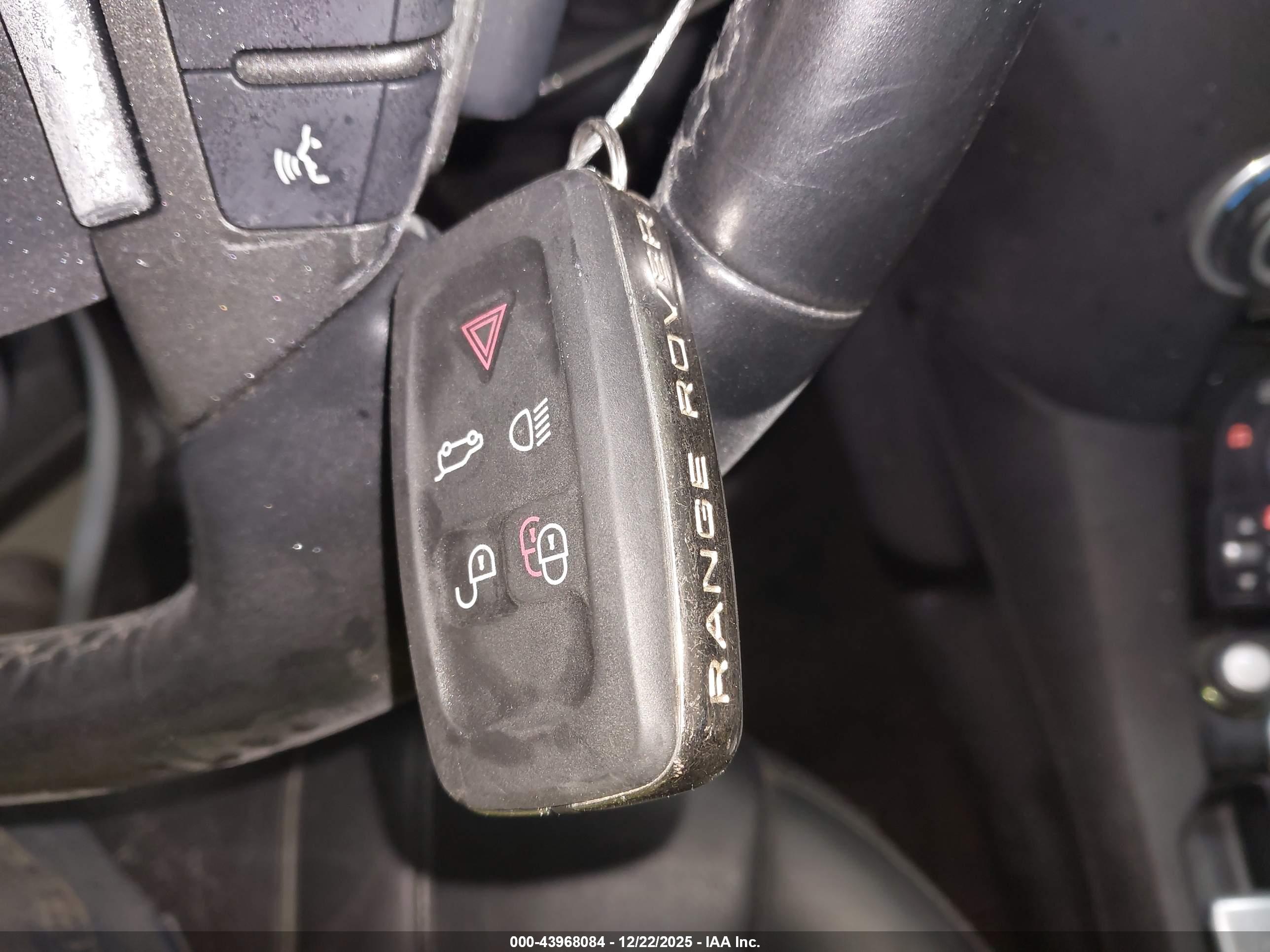 LAND ROVER image 11