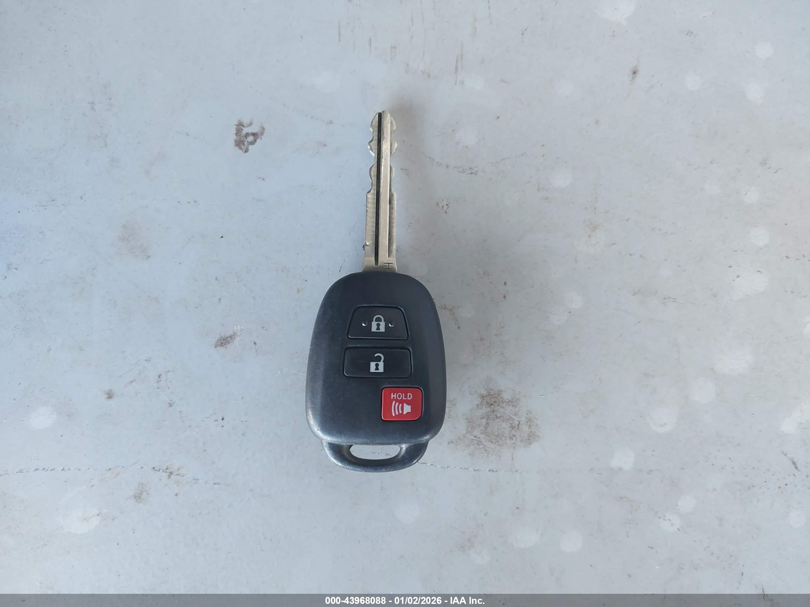 TOYOTA RAV4 image 11