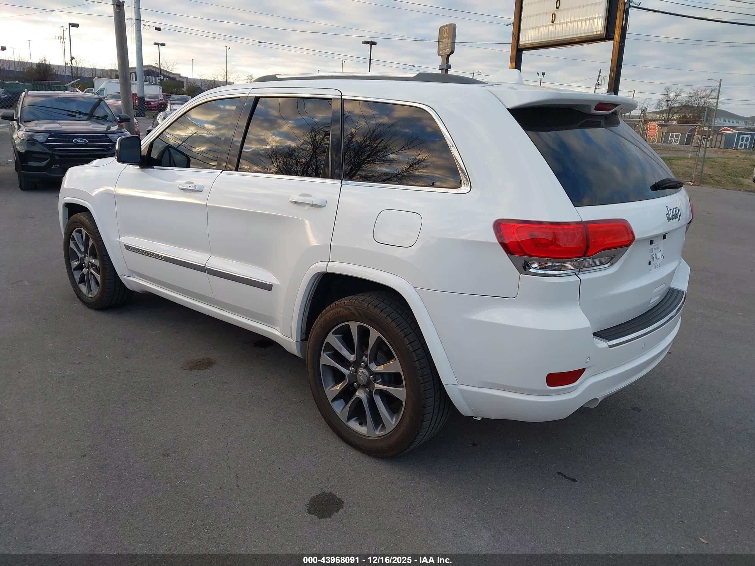 JEEP GRAND image 3