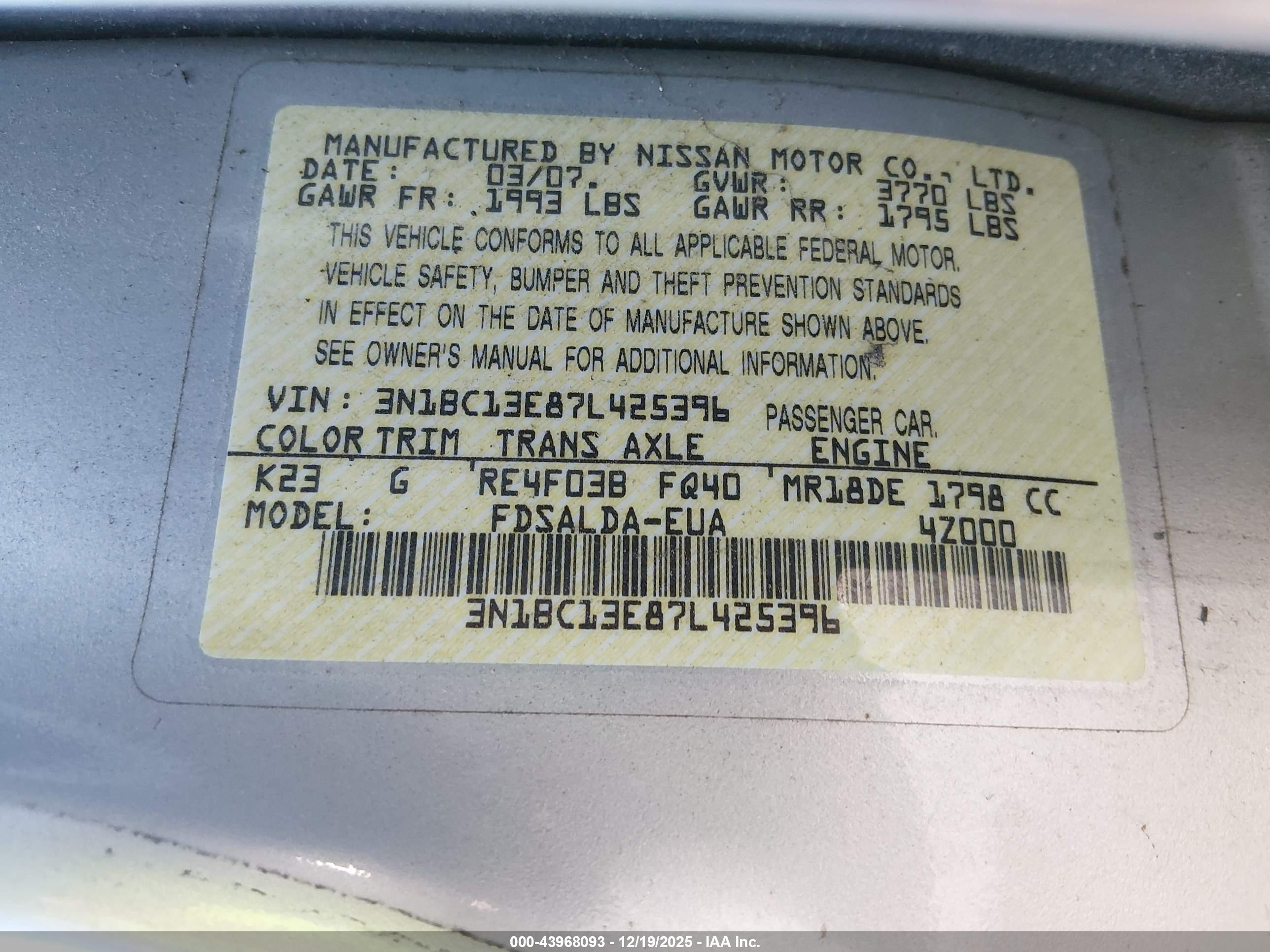NISSAN VERSA image 9