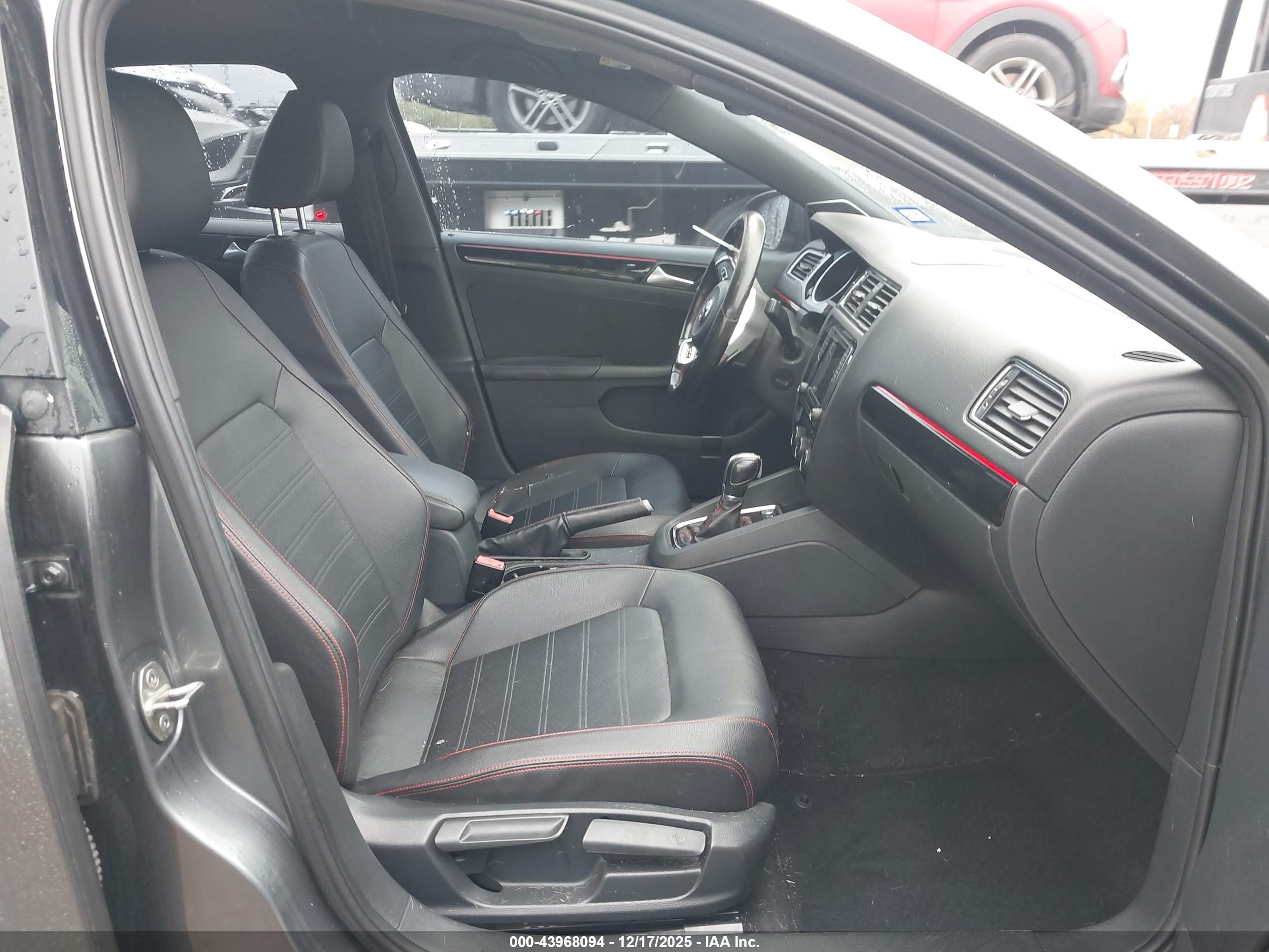 VOLKSWAGEN JETTA image 5