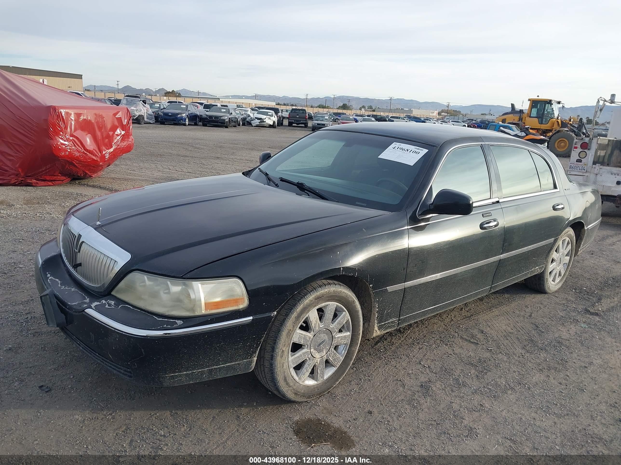 LINCOLN TOWN image 2
