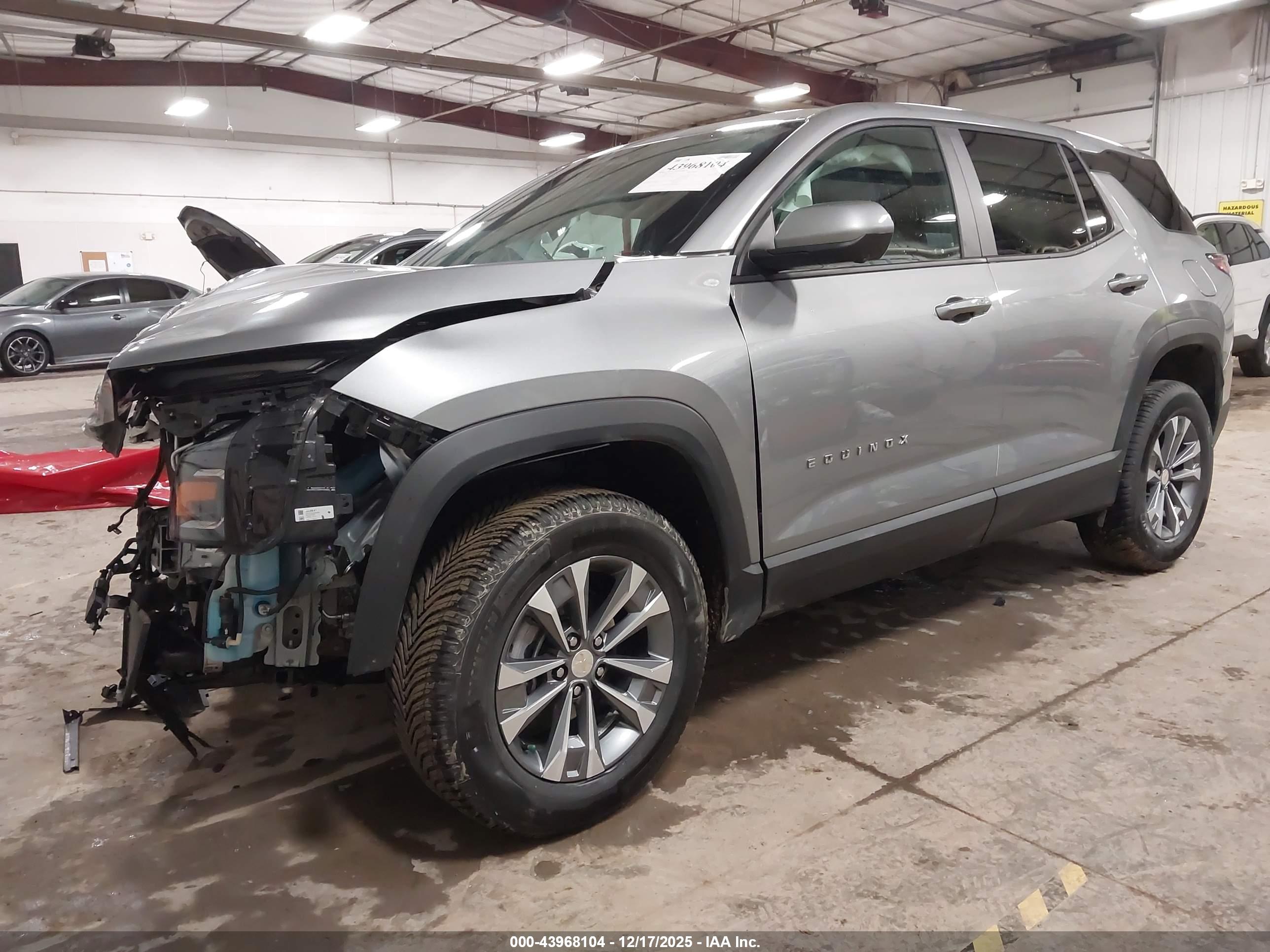 CHEVROLET EQUINOX image 2