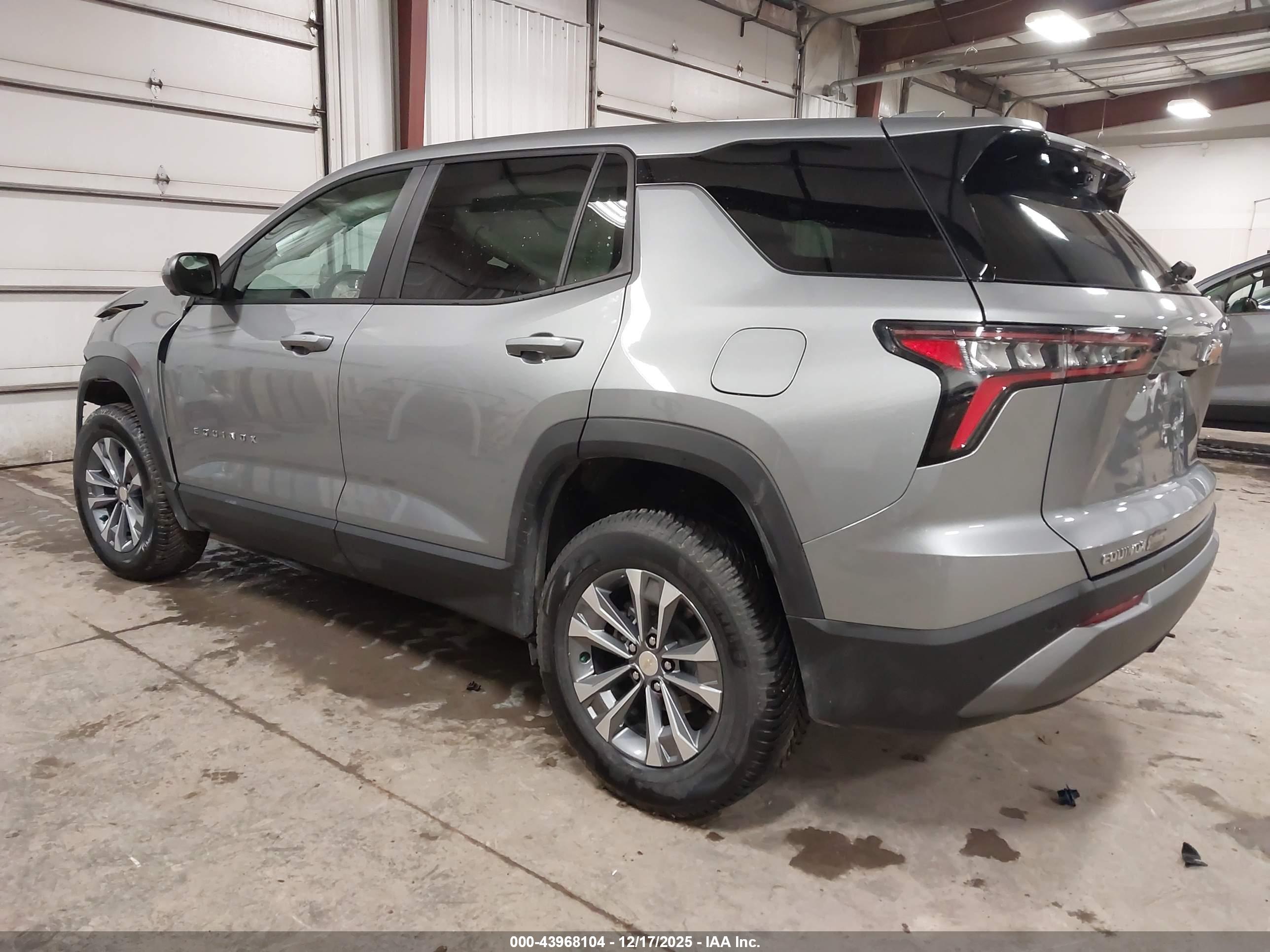 CHEVROLET EQUINOX image 3