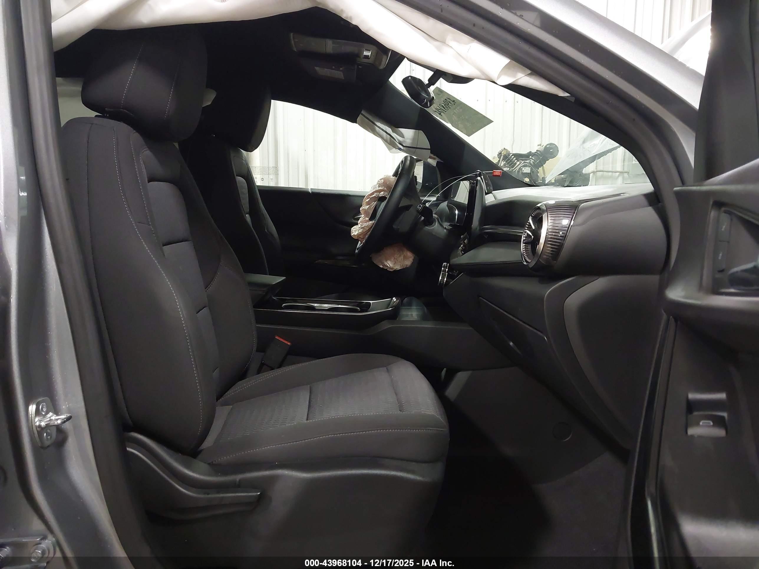 CHEVROLET EQUINOX image 5