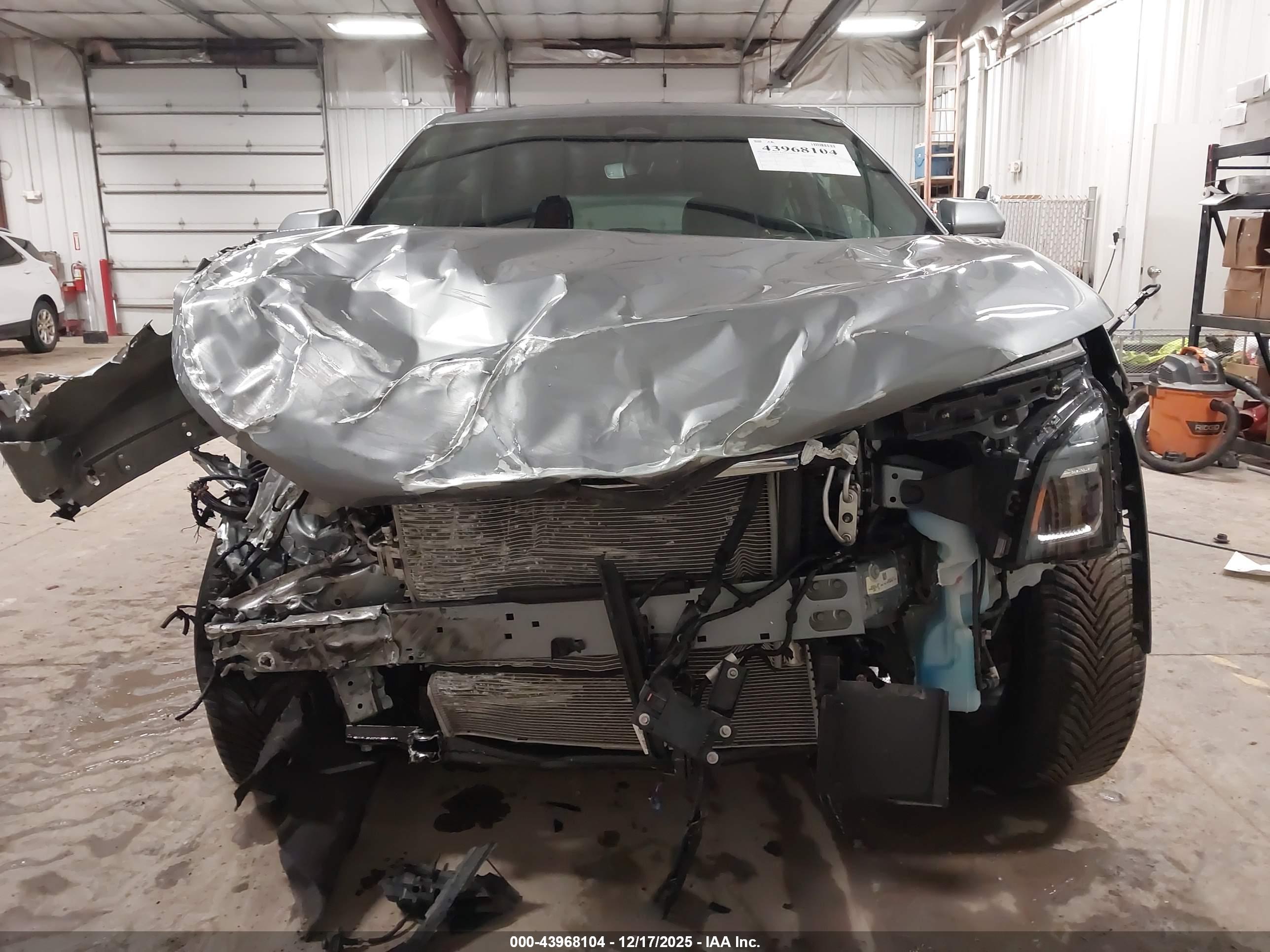CHEVROLET EQUINOX image 6