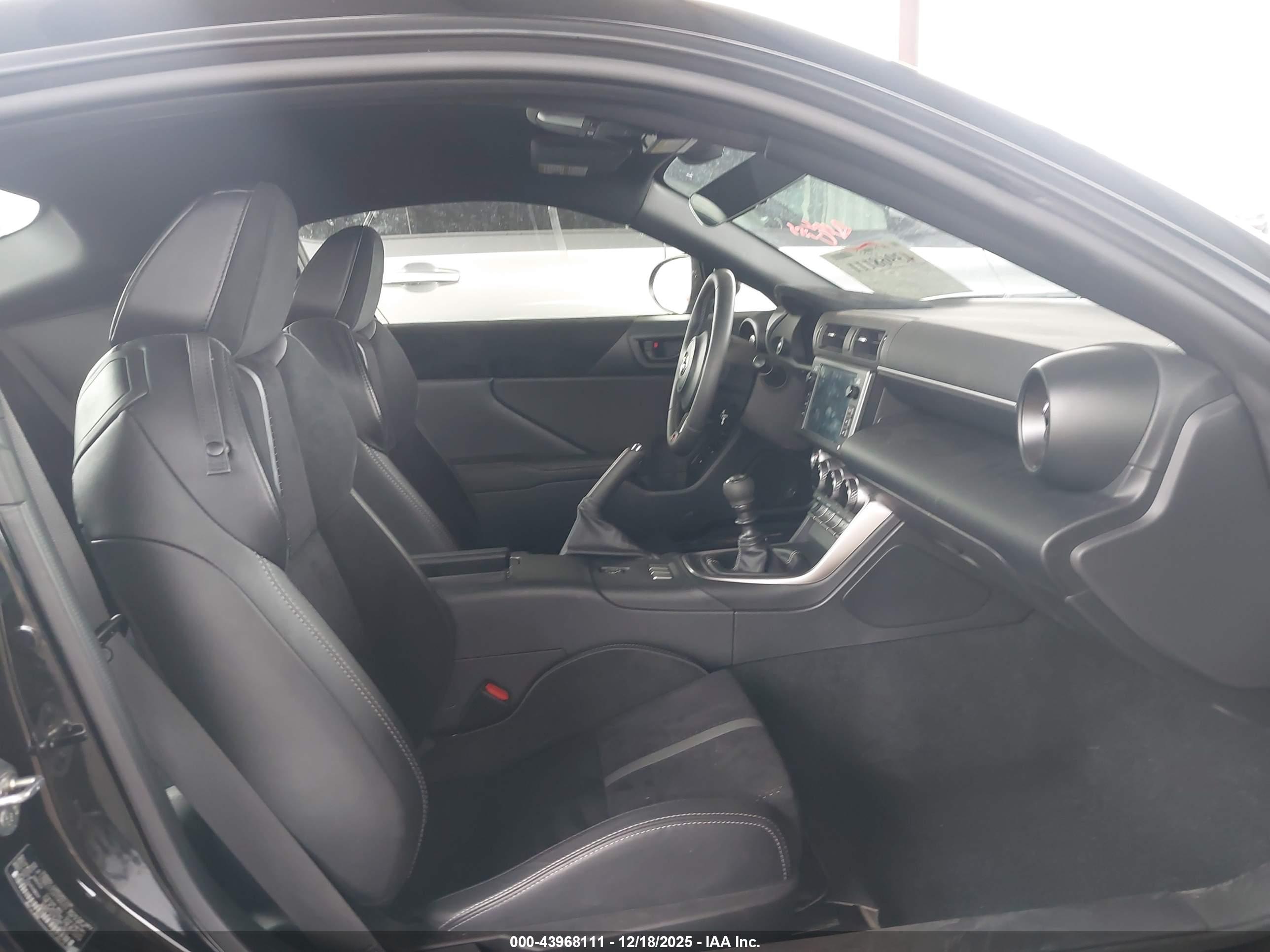 TOYOTA GR86 image 5