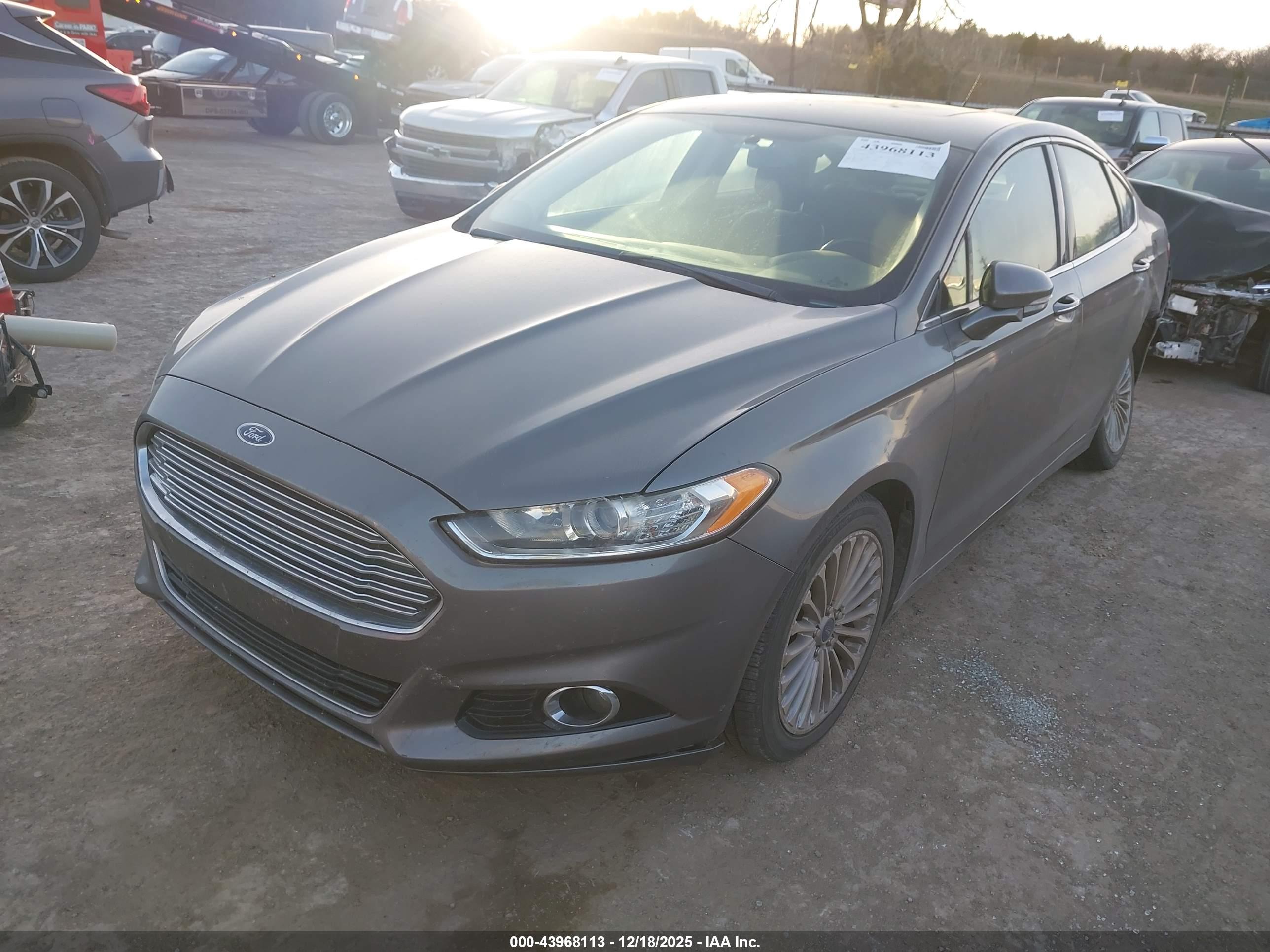 FORD FUSION image 2