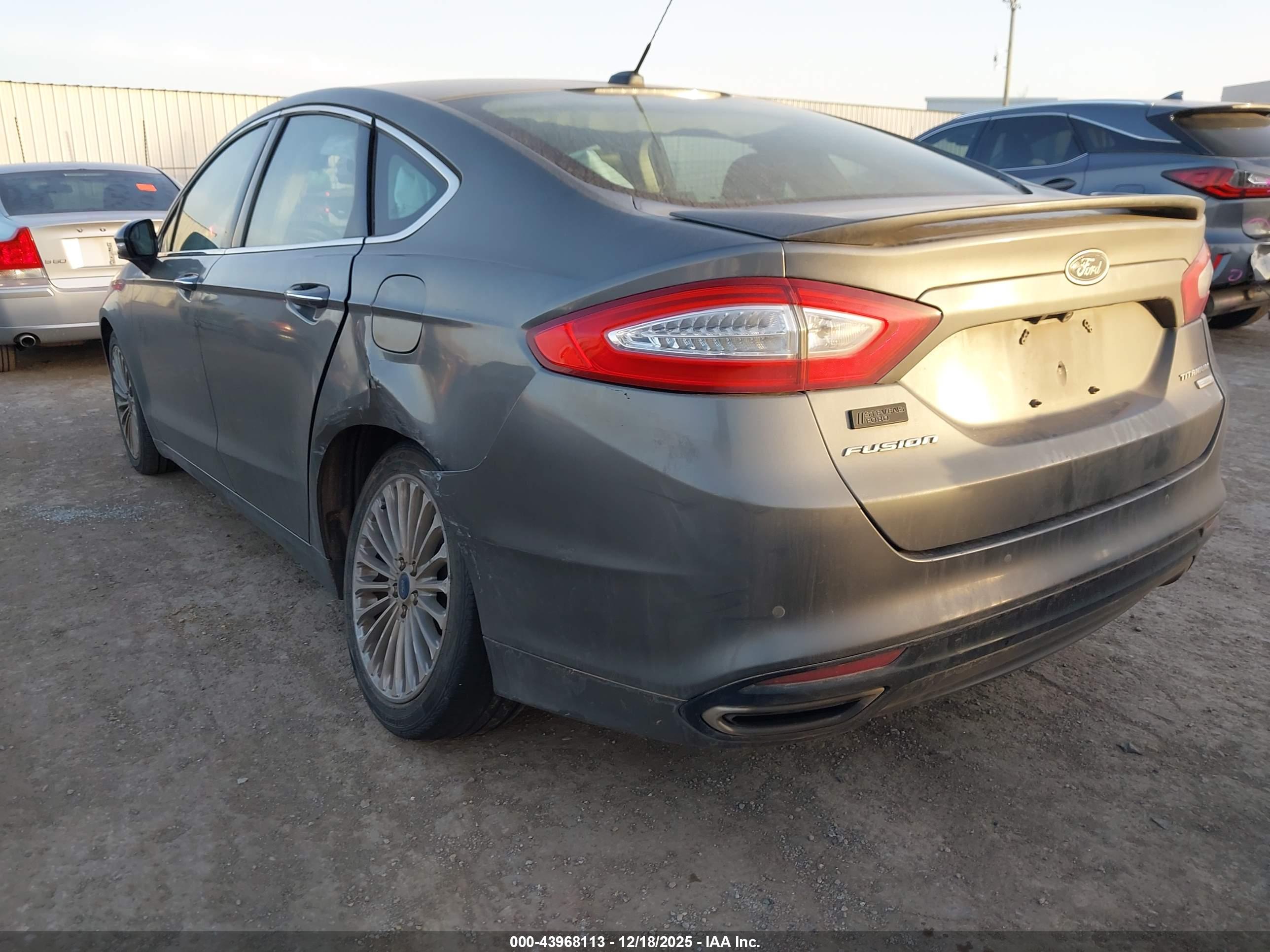 FORD FUSION image 3