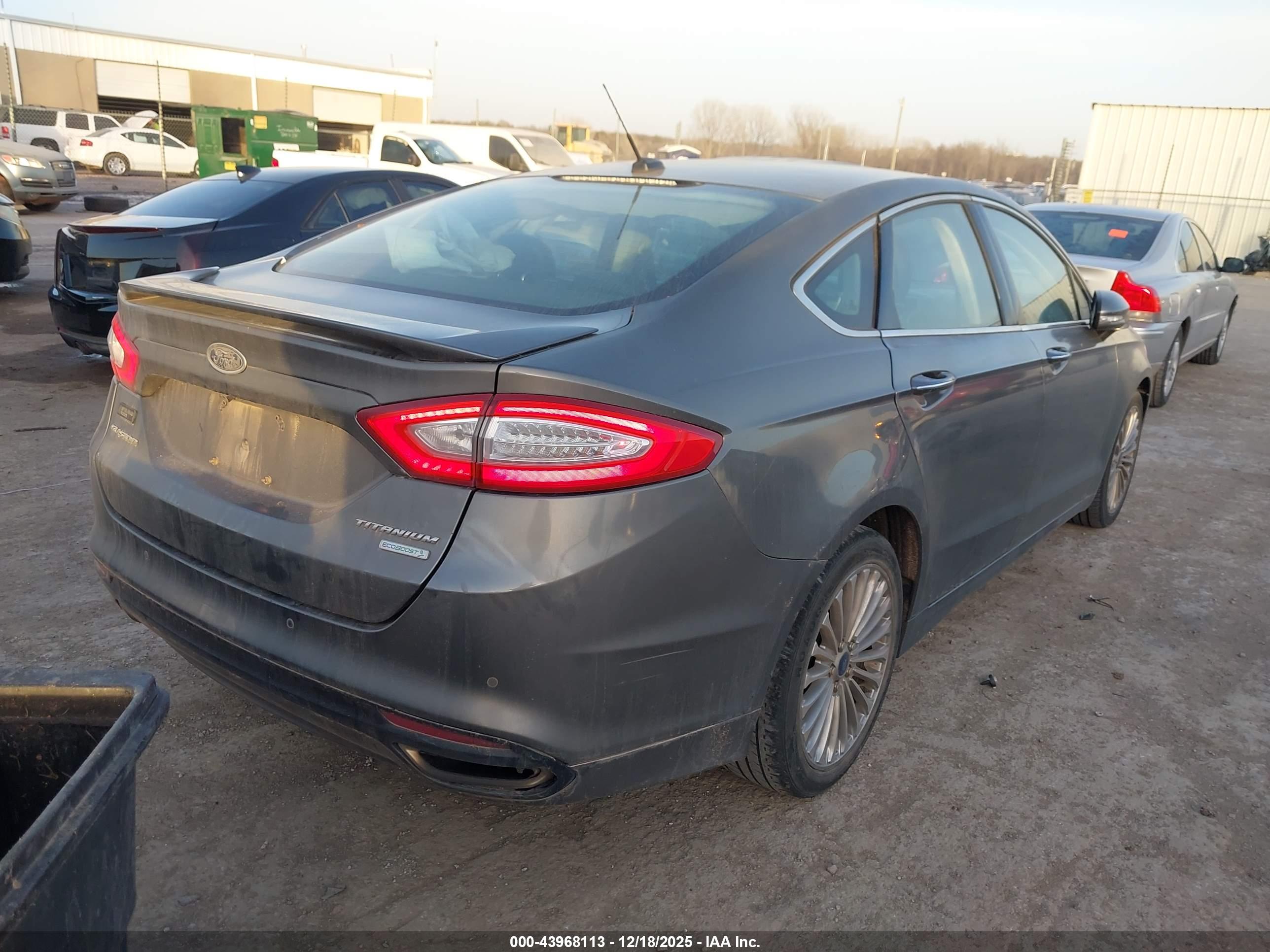 FORD FUSION image 4