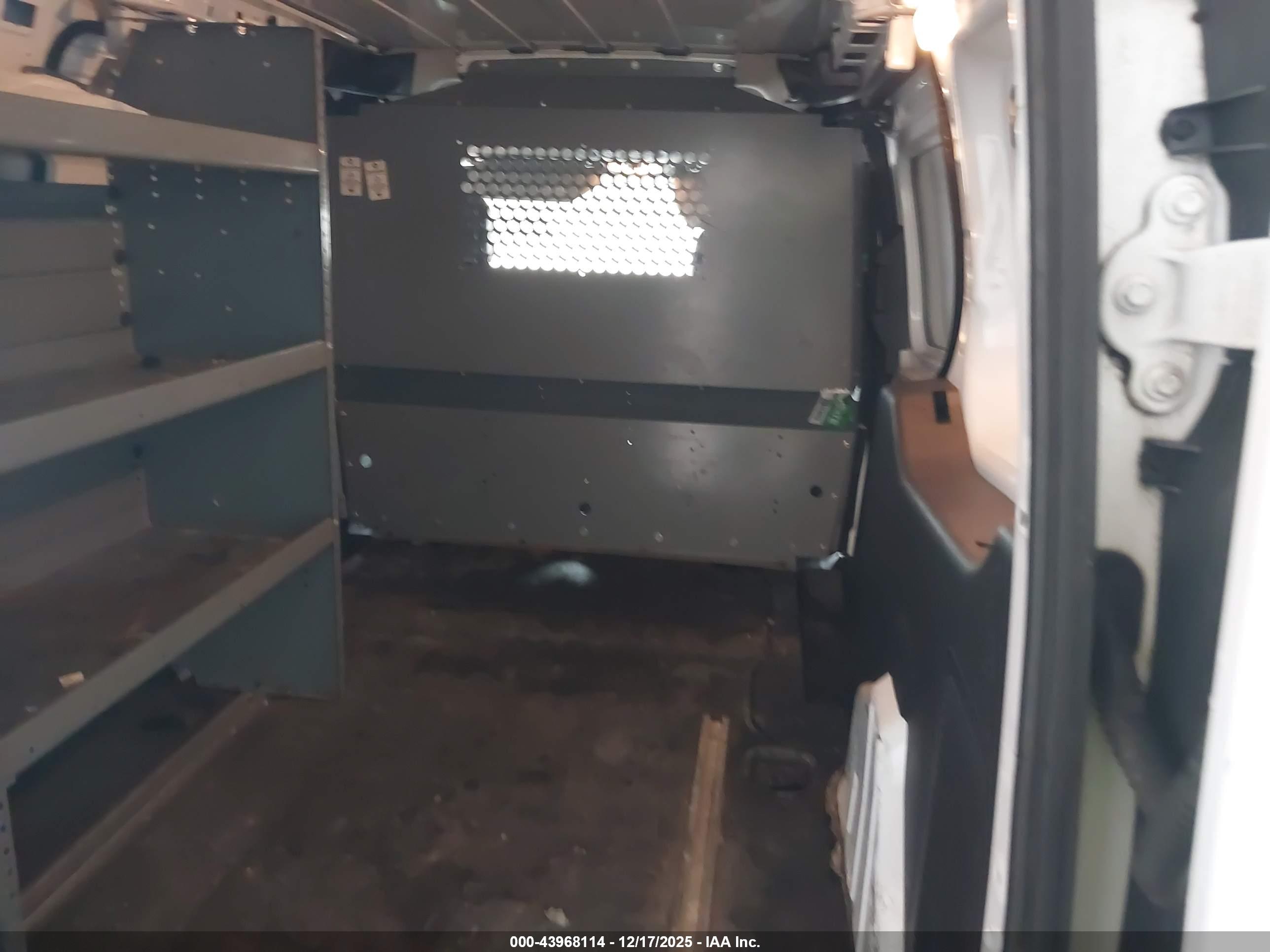 FORD TRANSIT image 8