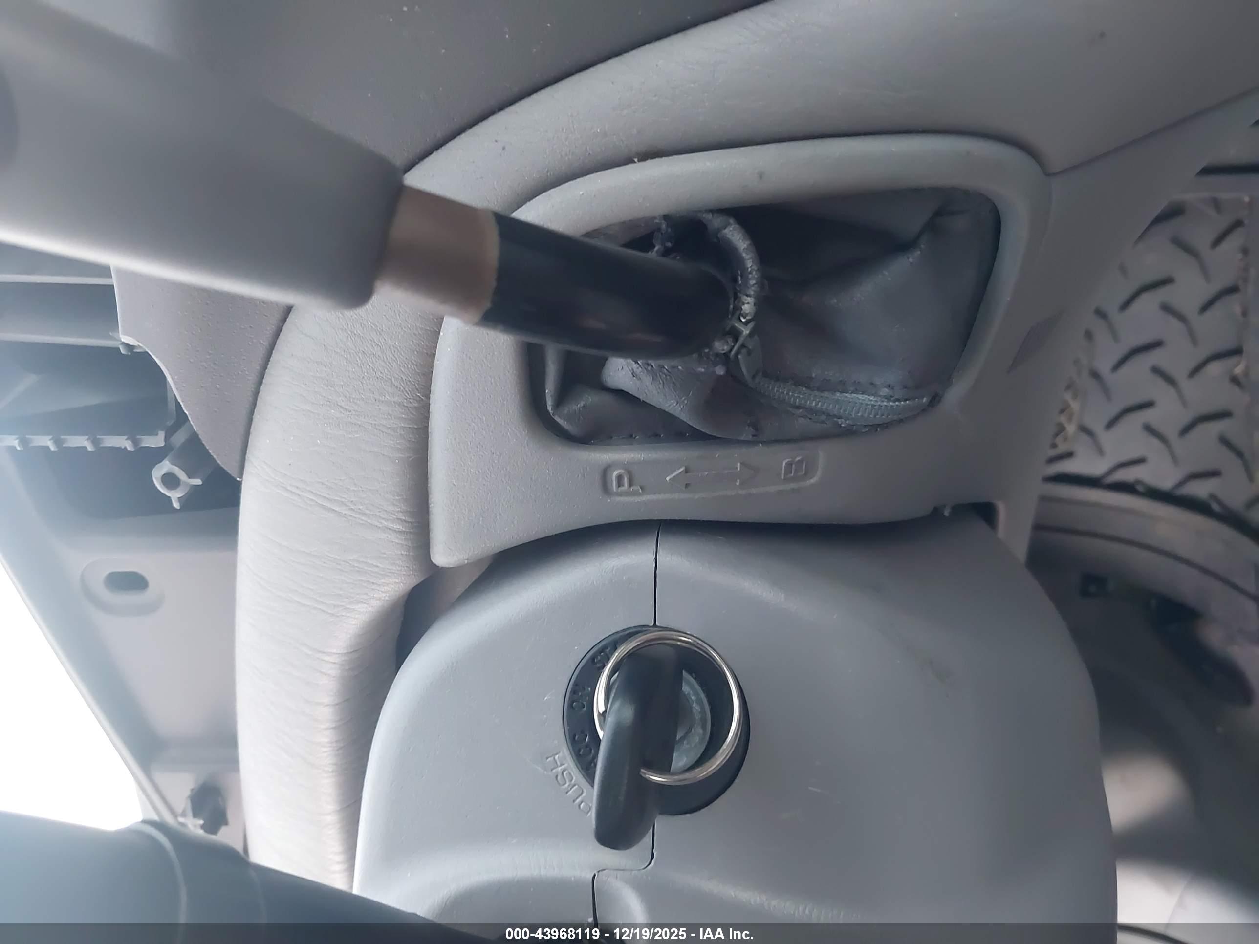 TOYOTA PRIUS image 11