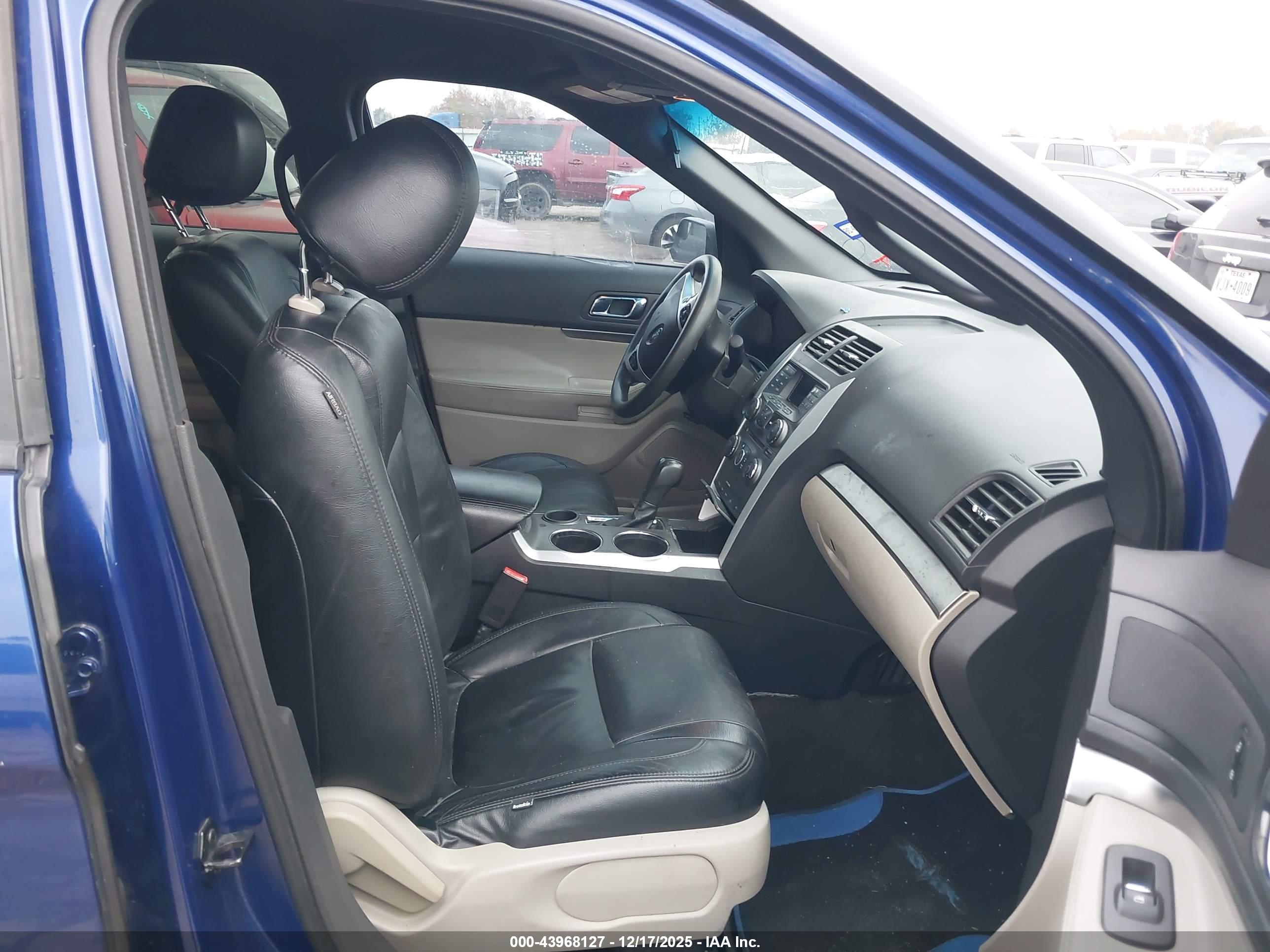 FORD EXPLORER image 5