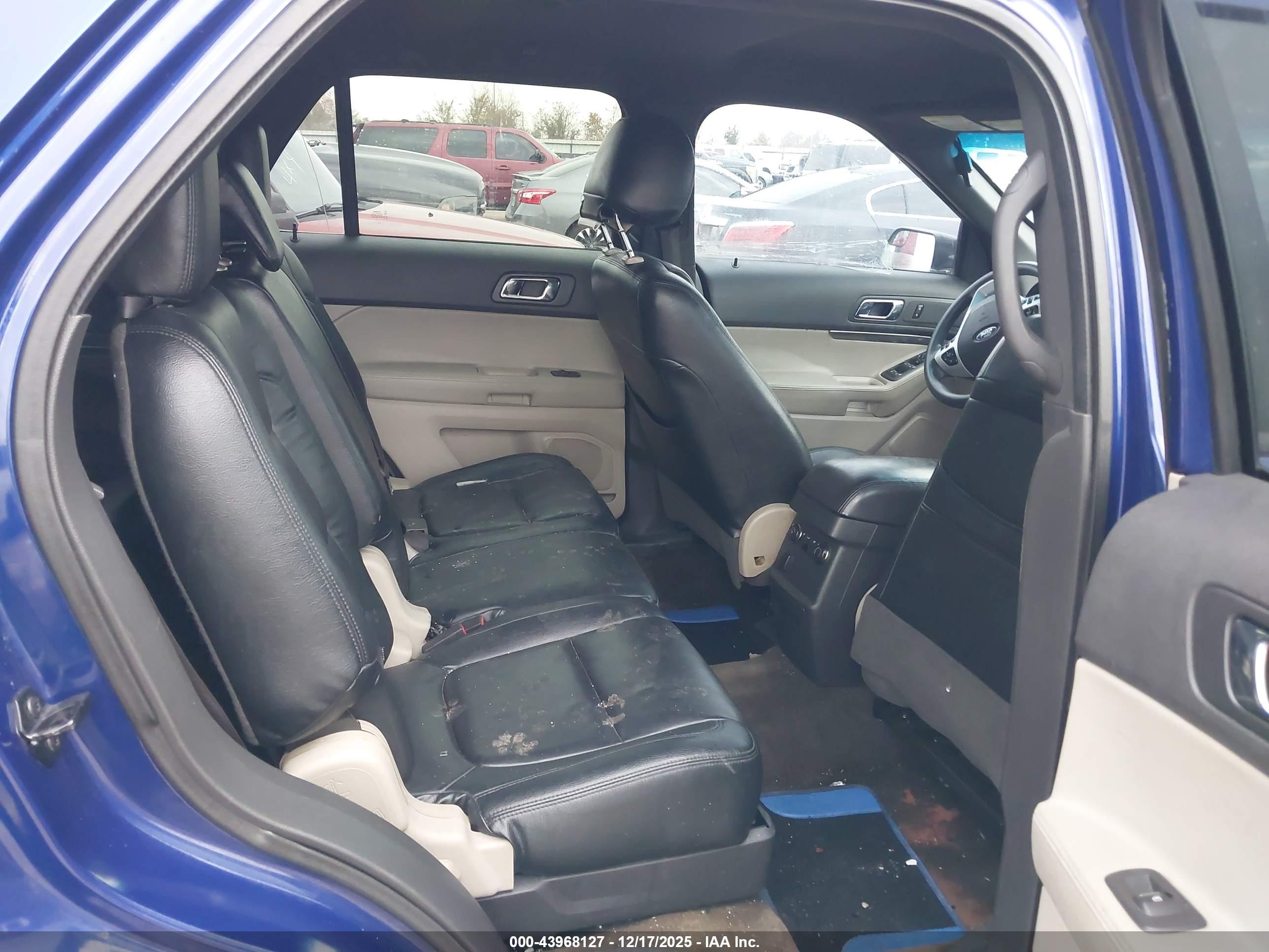 FORD EXPLORER image 8