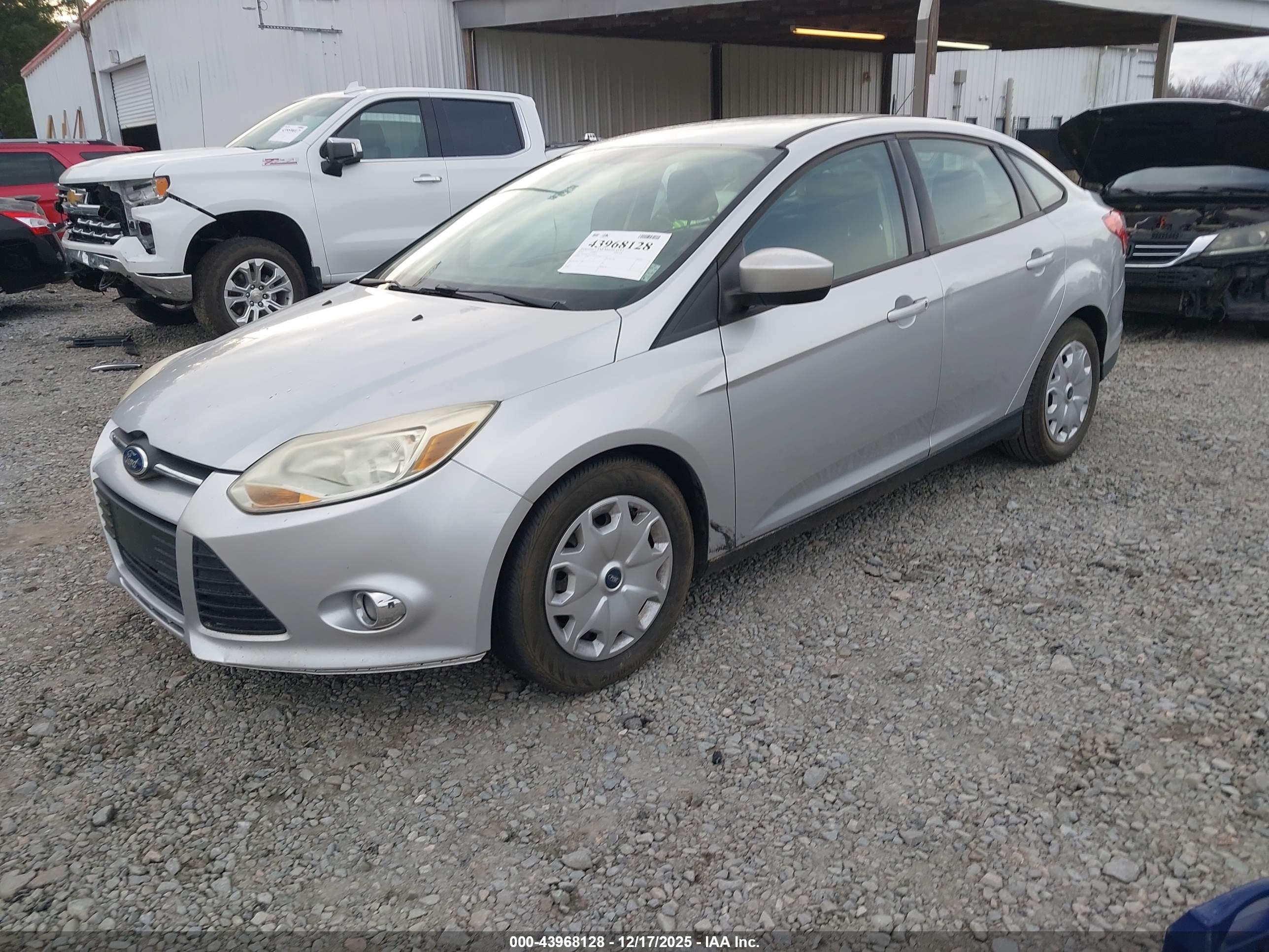 FORD FOCUS image 2