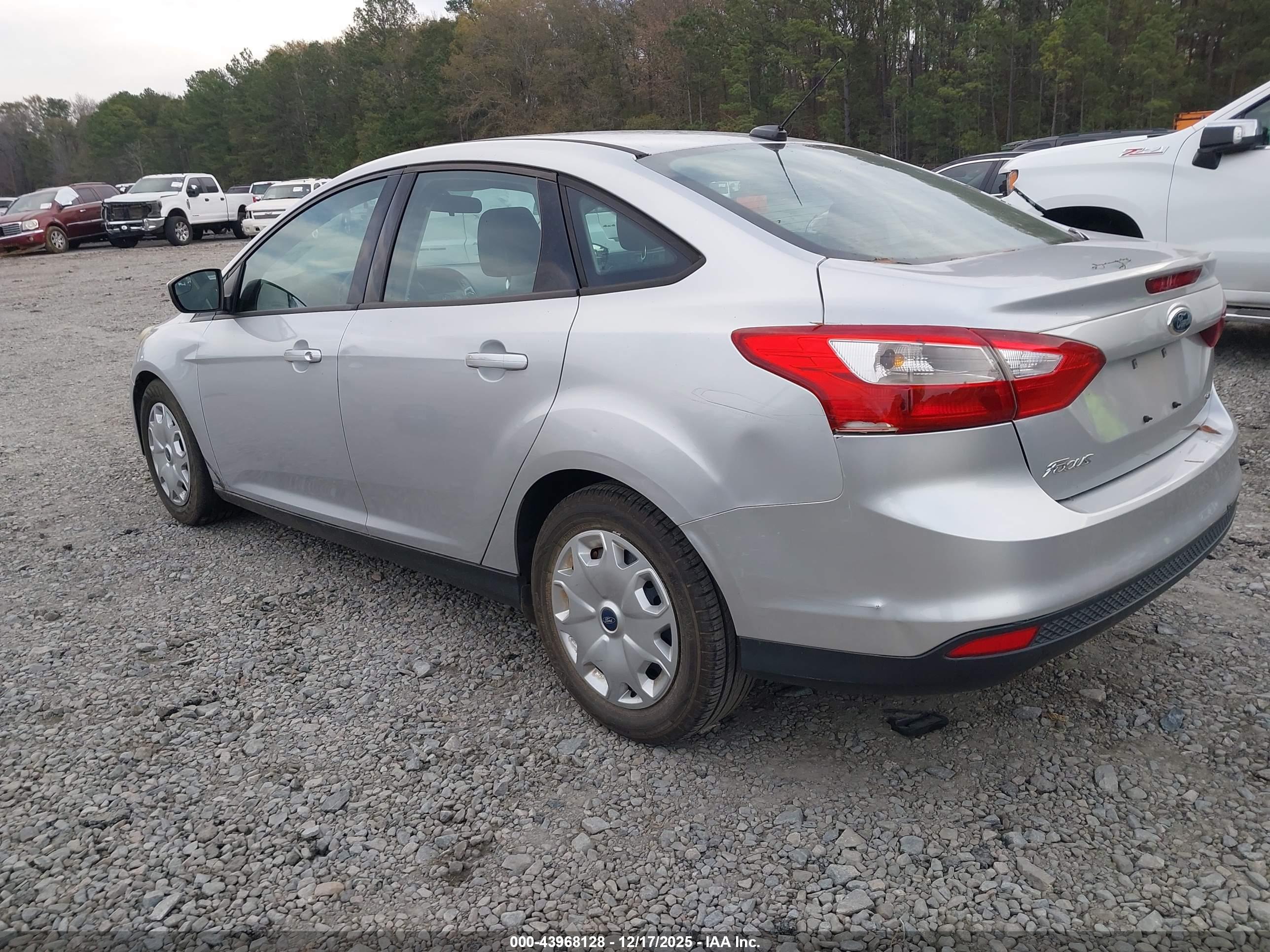 FORD FOCUS image 3
