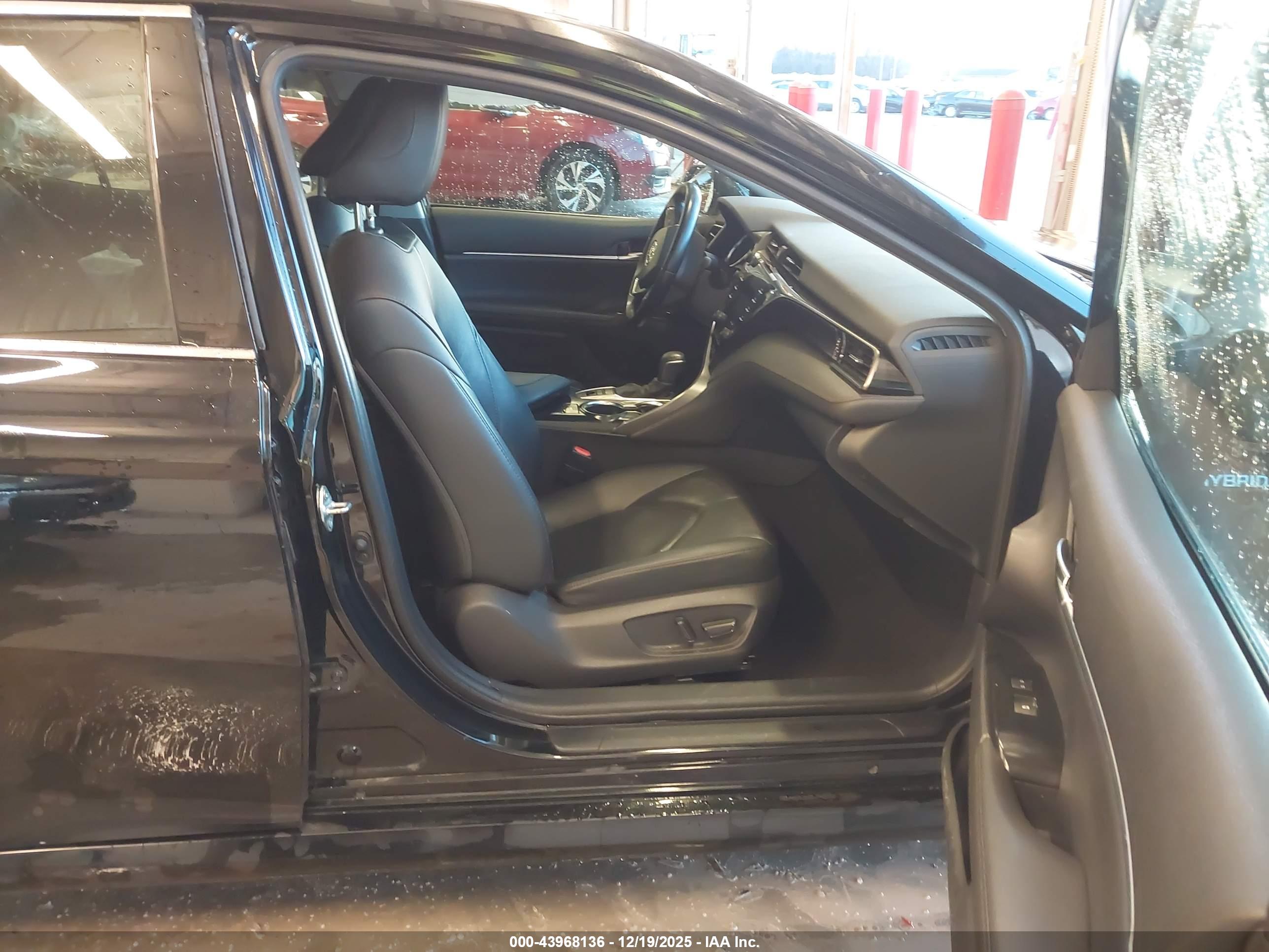 TOYOTA CAMRY image 5