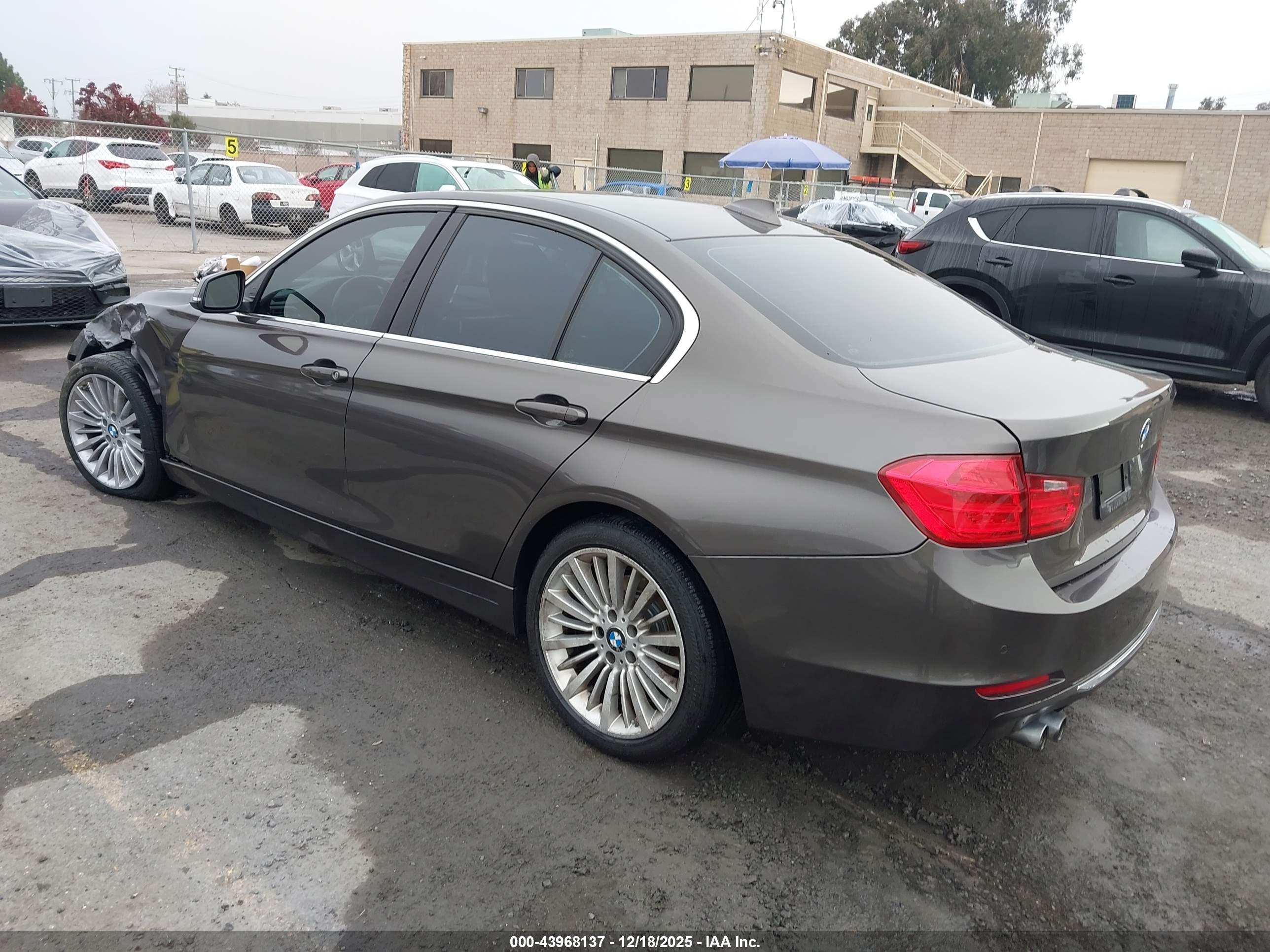 BMW 328I image 3