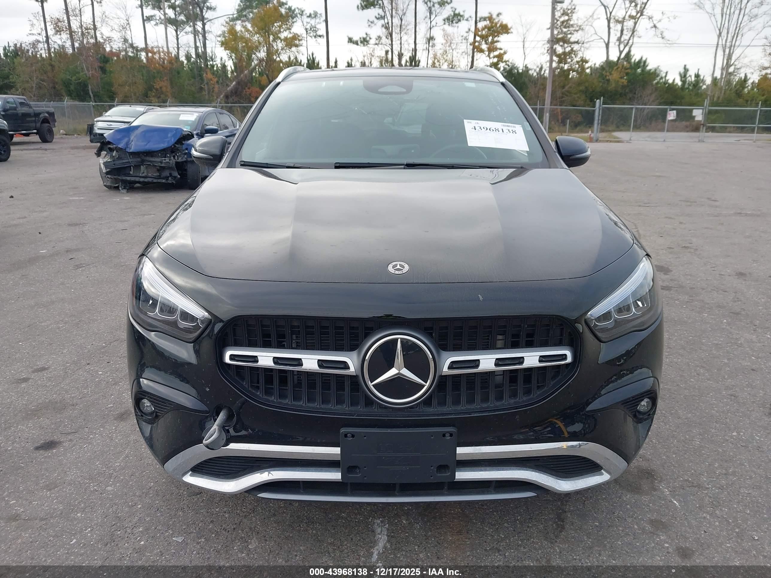 MERCEDES-BENZ GLA image 6