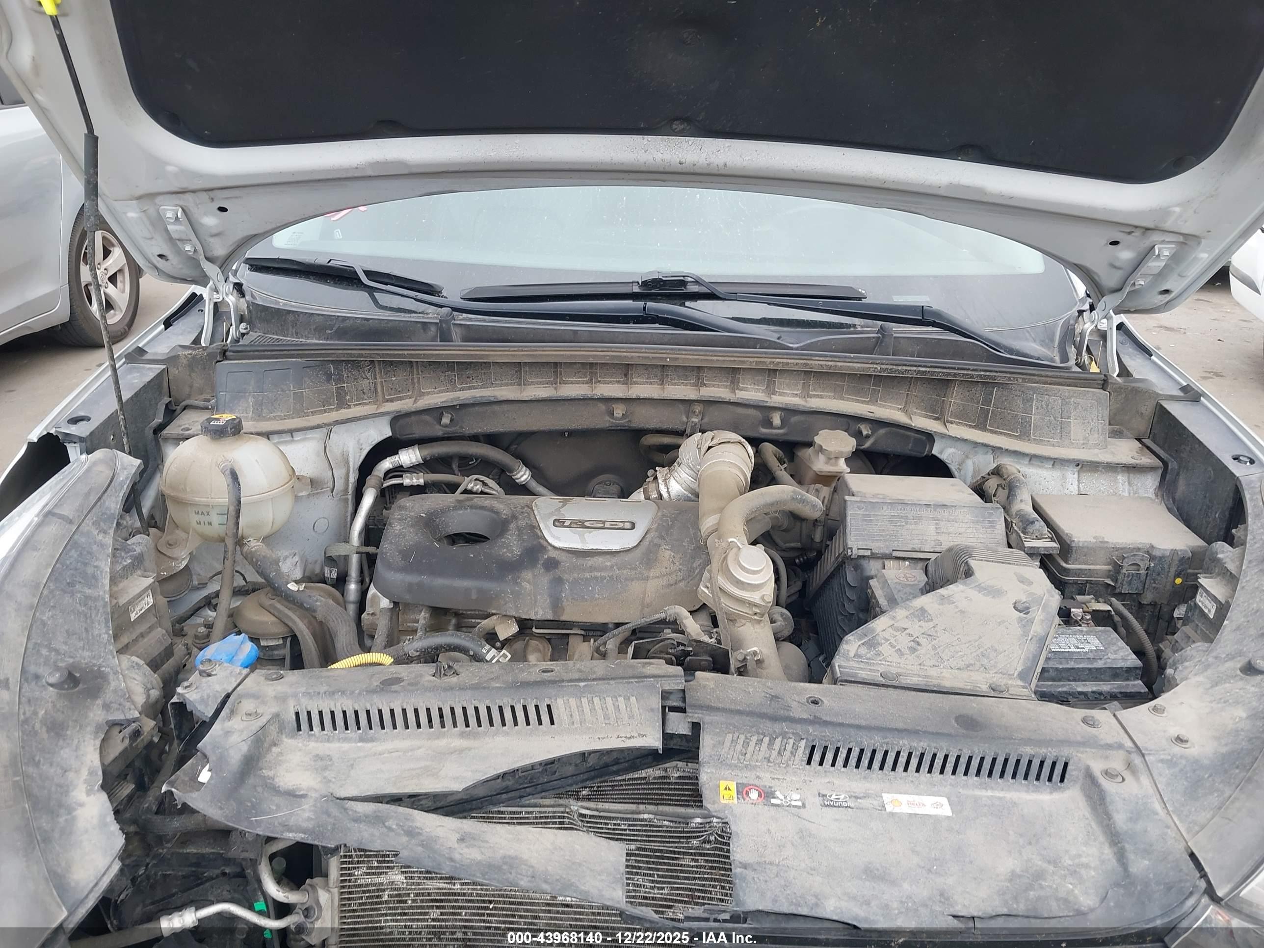 HYUNDAI TUCSON image 10