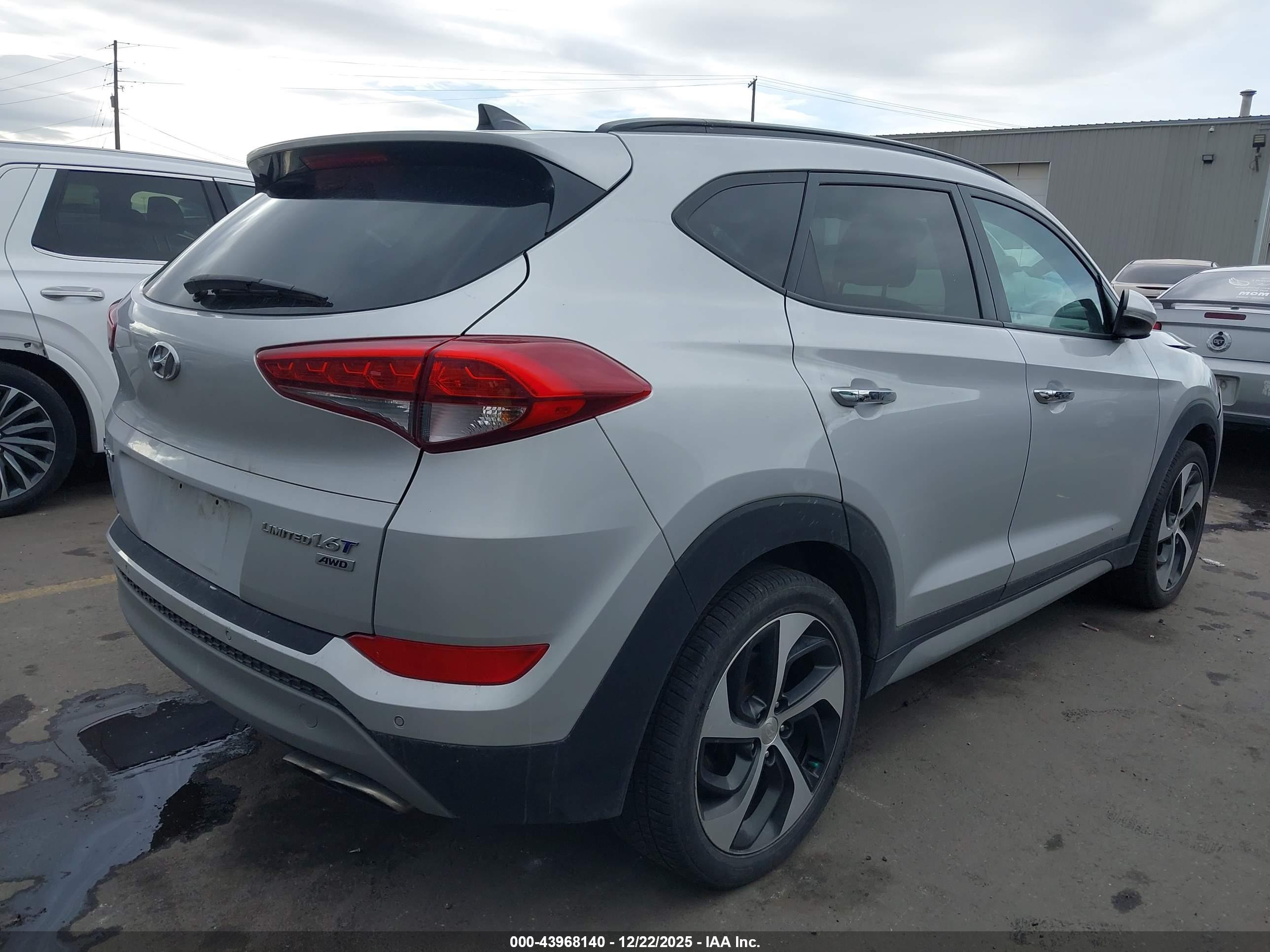 HYUNDAI TUCSON image 4