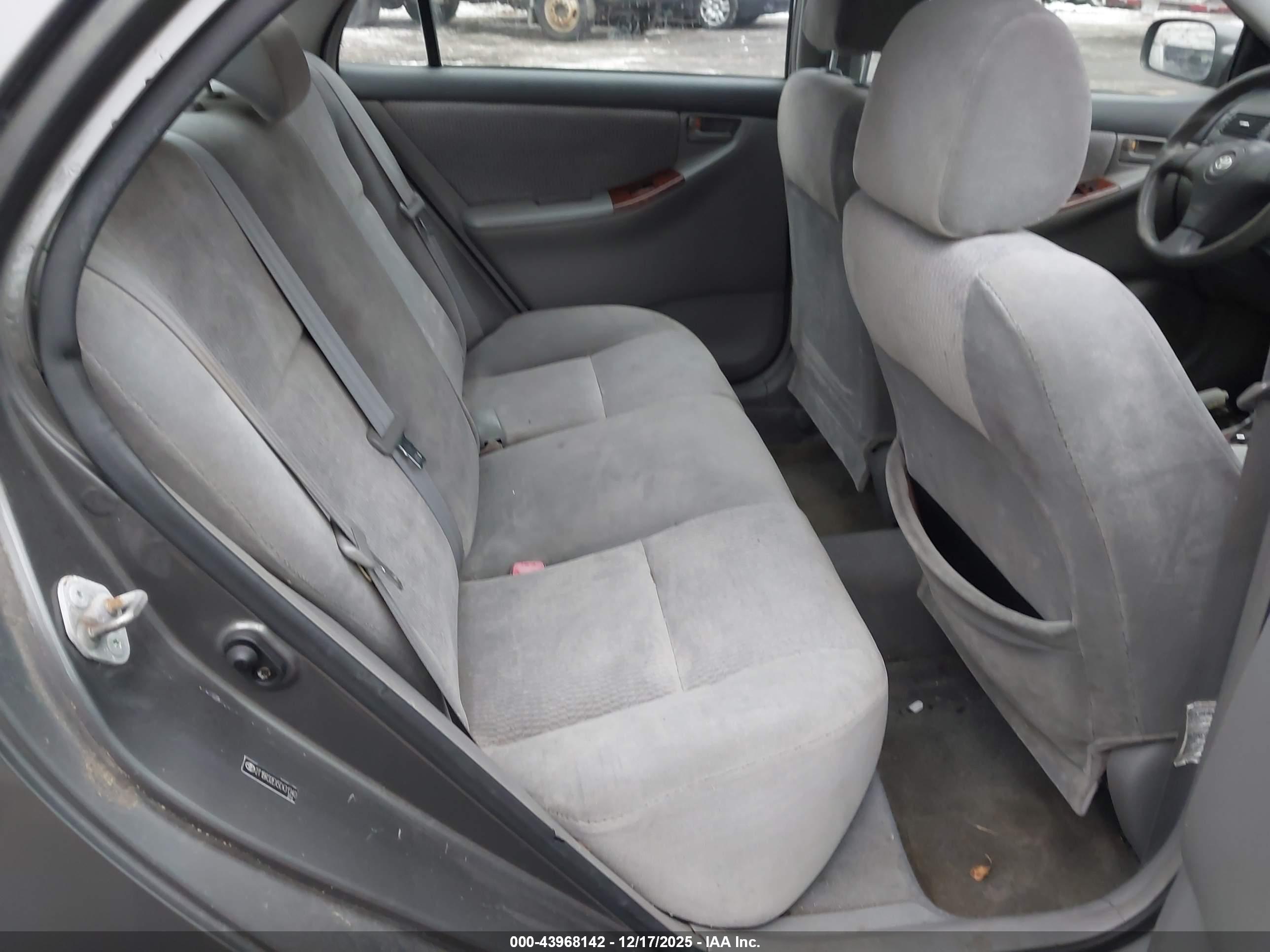 TOYOTA COROLLA image 8