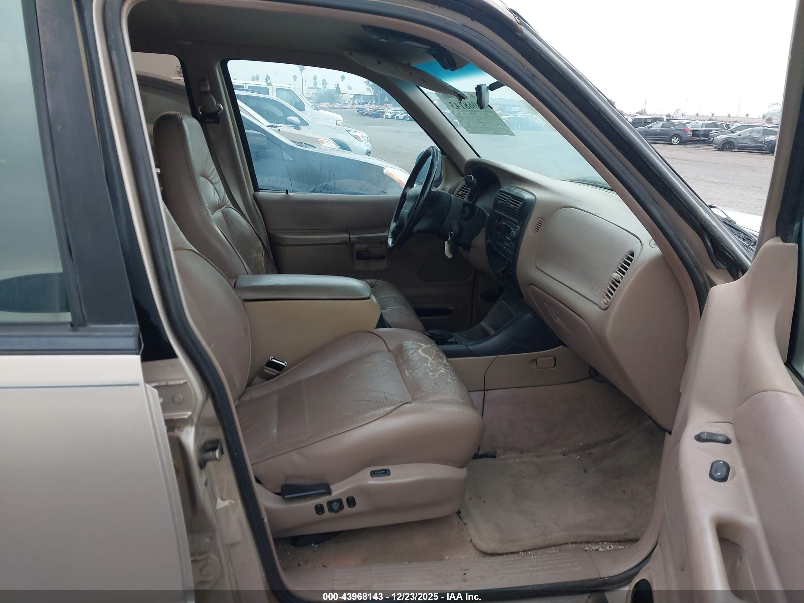 FORD EXPLORER image 5