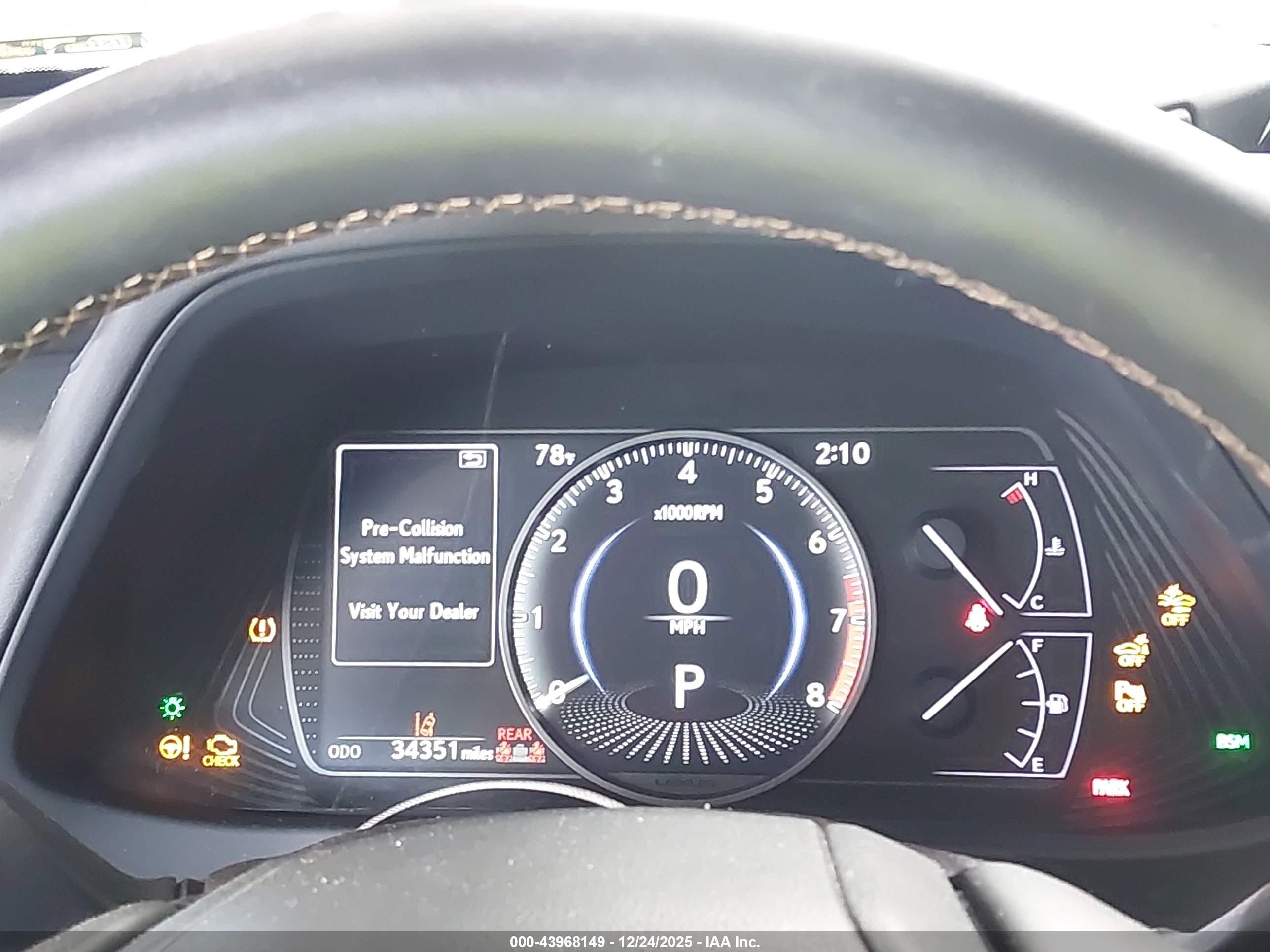 LEXUS UX image 7
