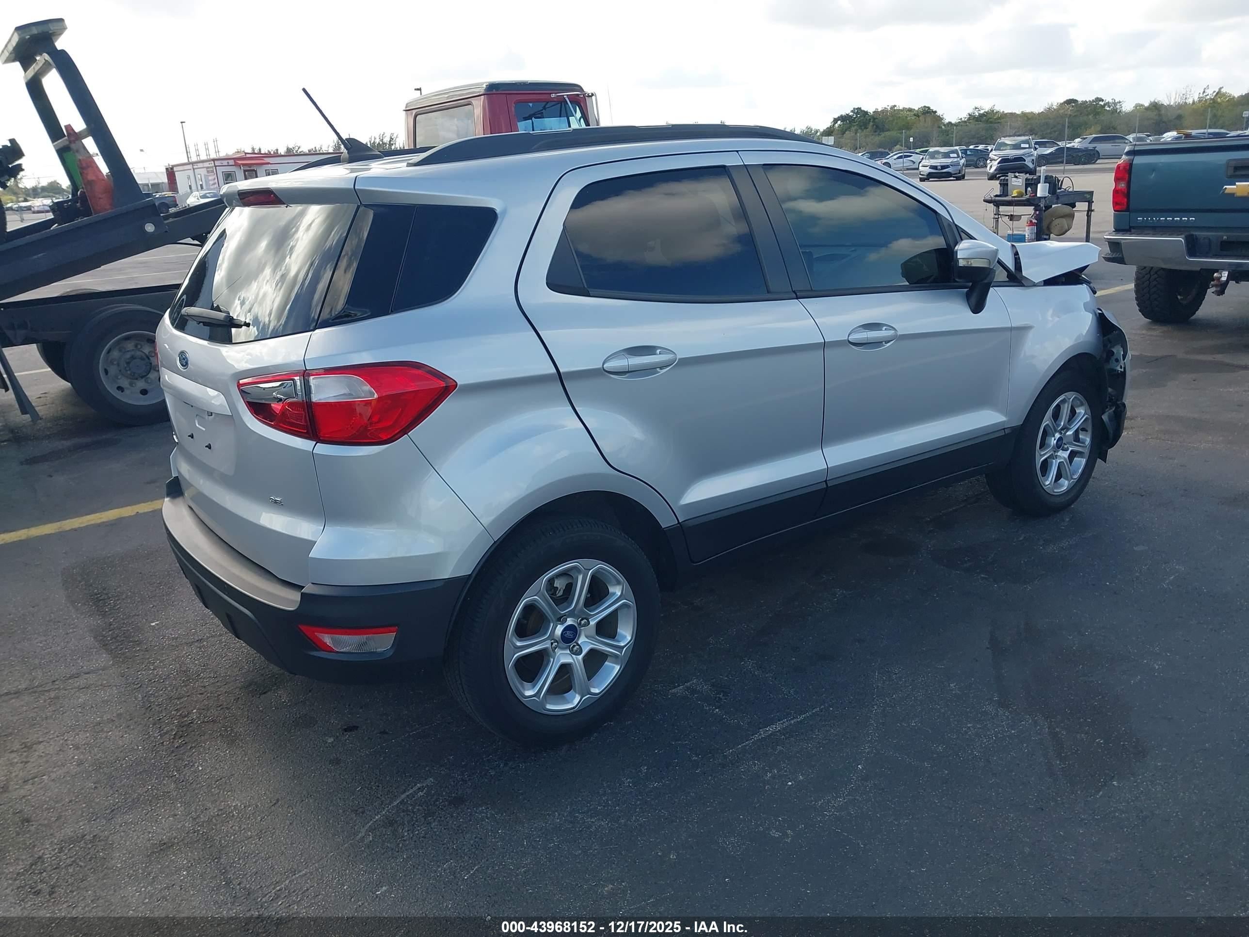 FORD ECOSPORT image 4