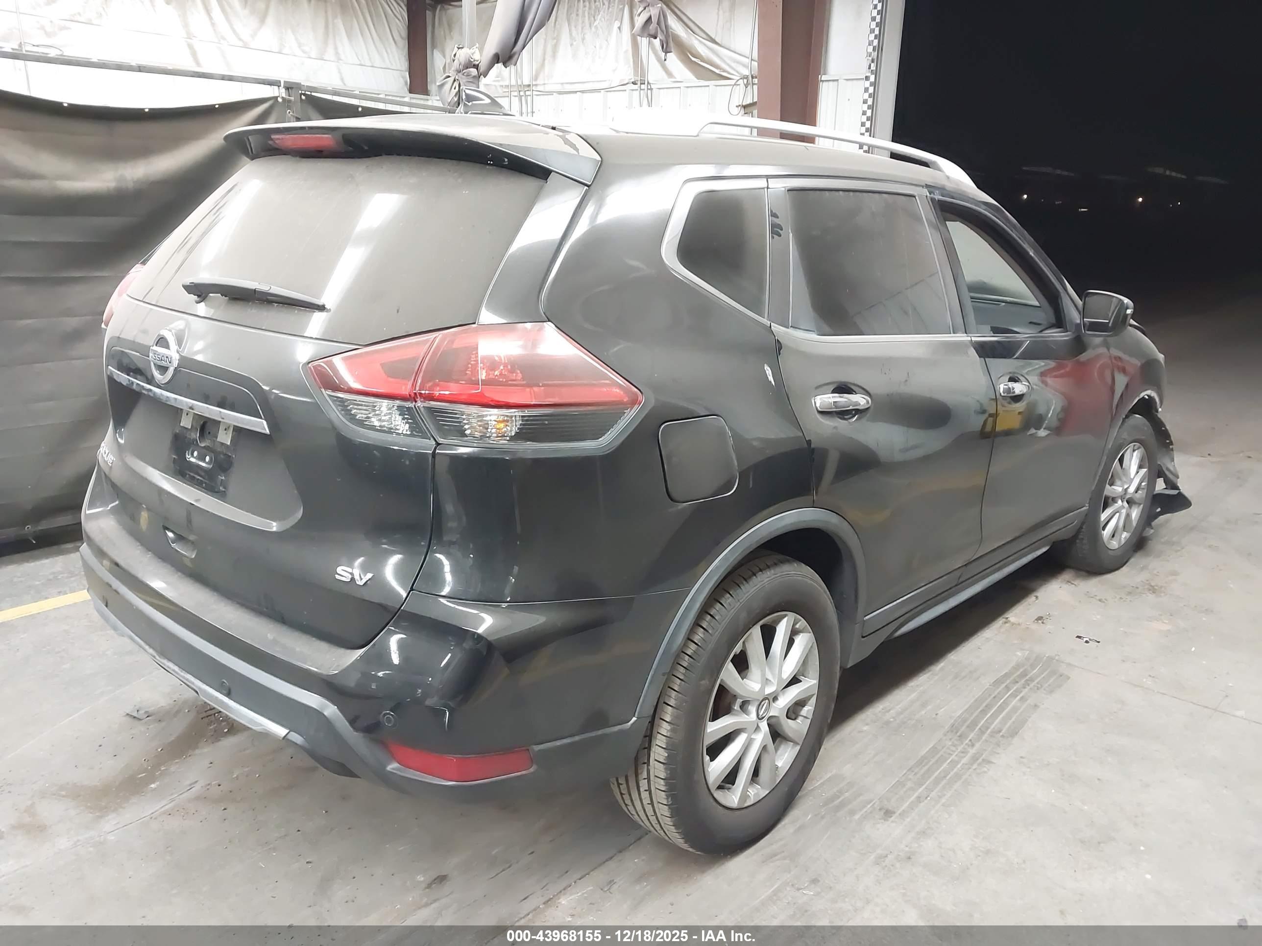 NISSAN ROGUE image 4