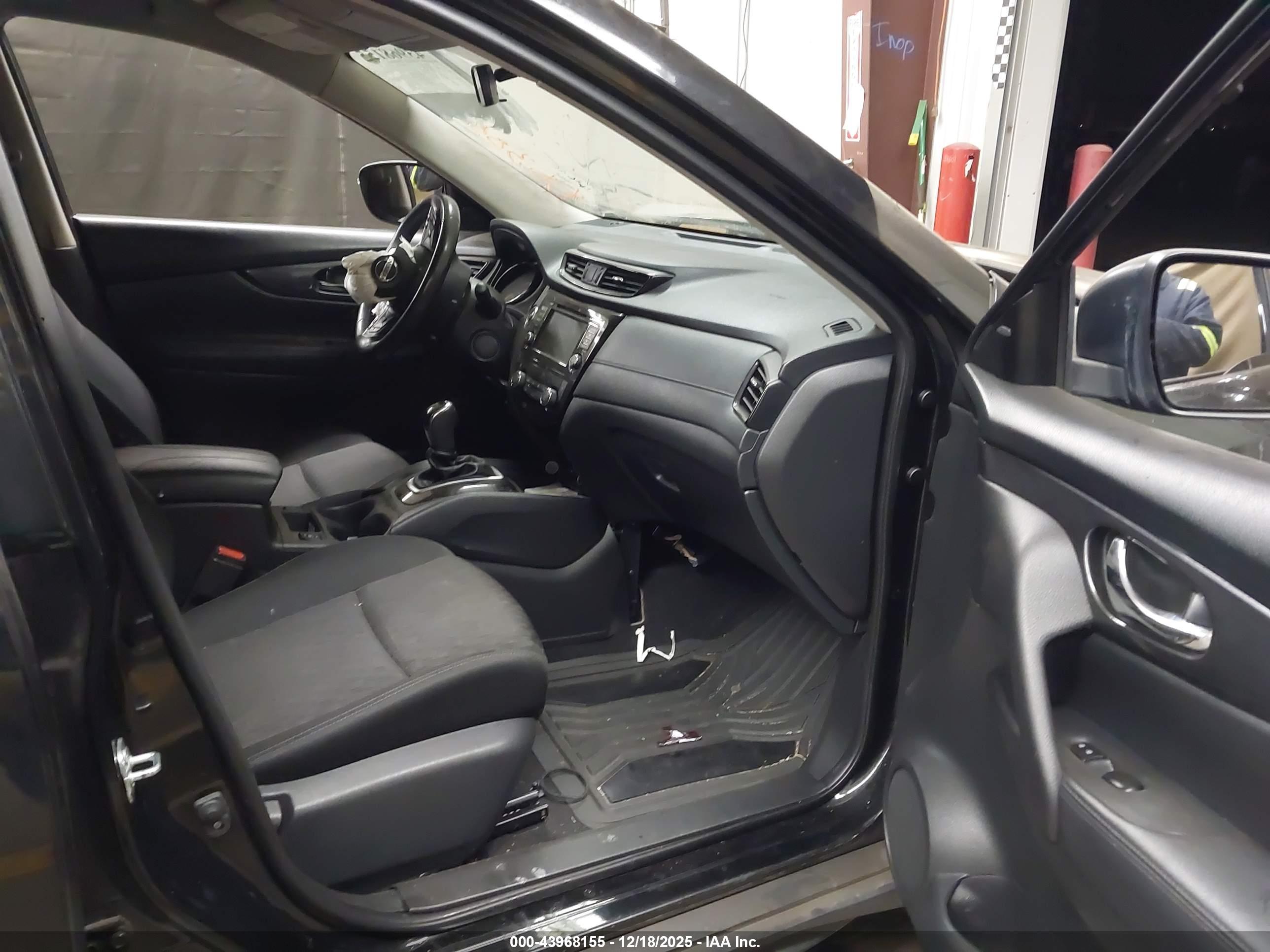 NISSAN ROGUE image 5