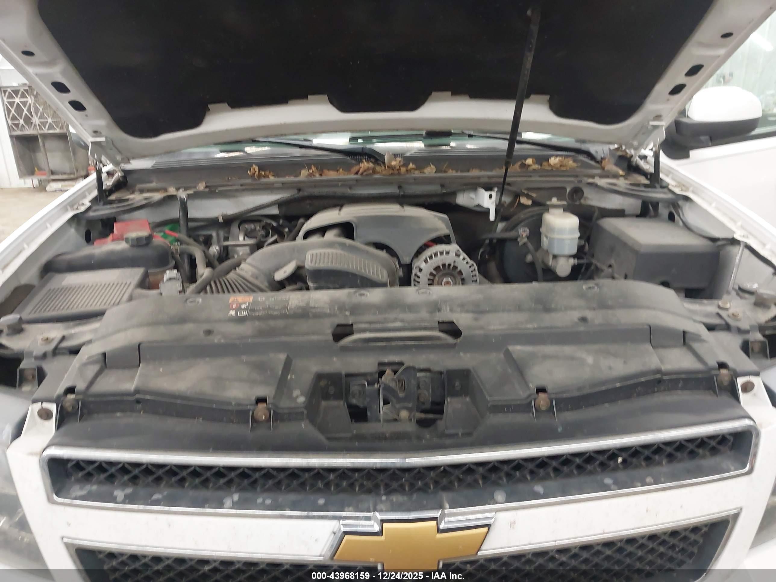 CHEVROLET SUBURBAN image 10