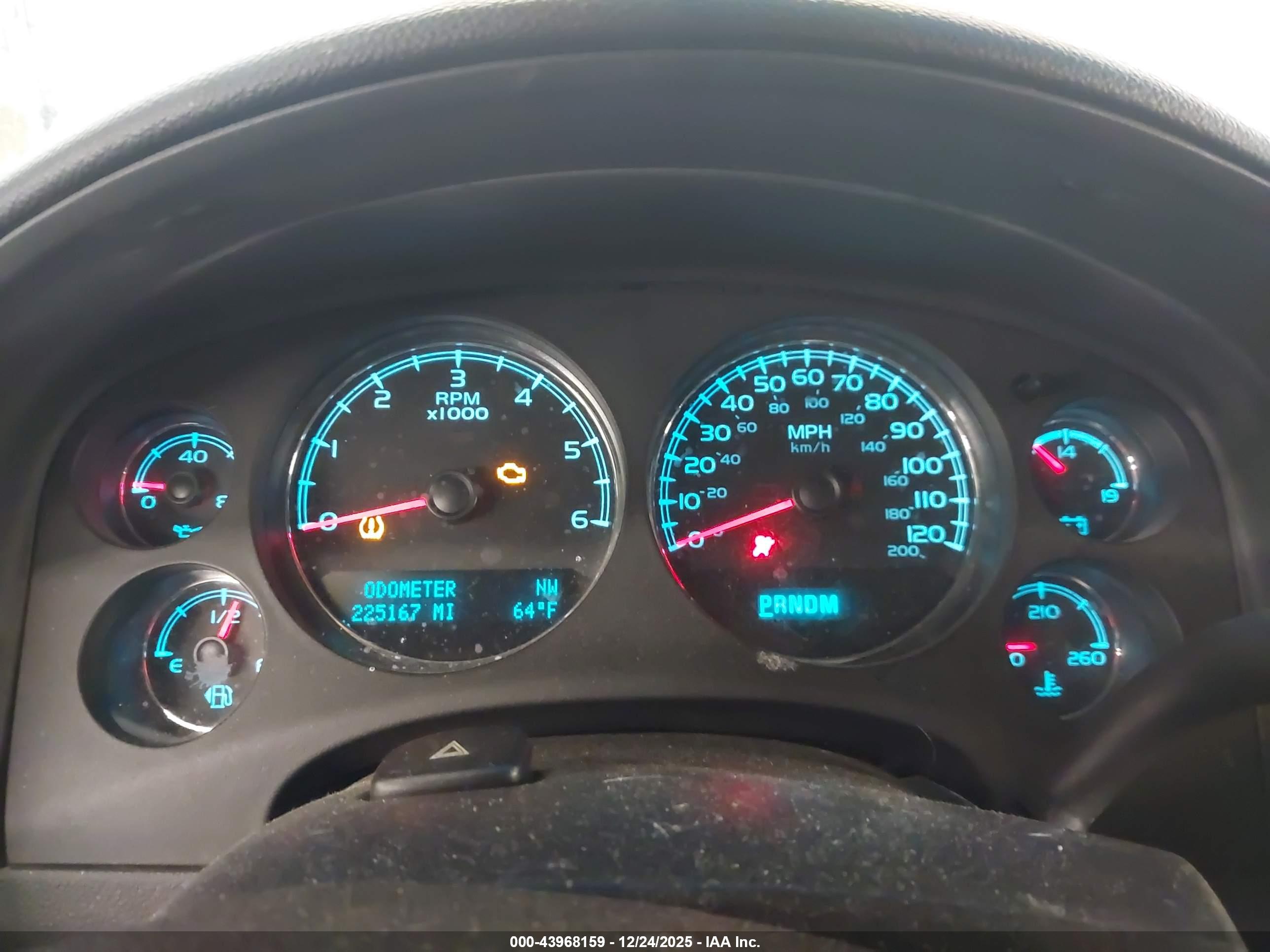 CHEVROLET SUBURBAN image 7