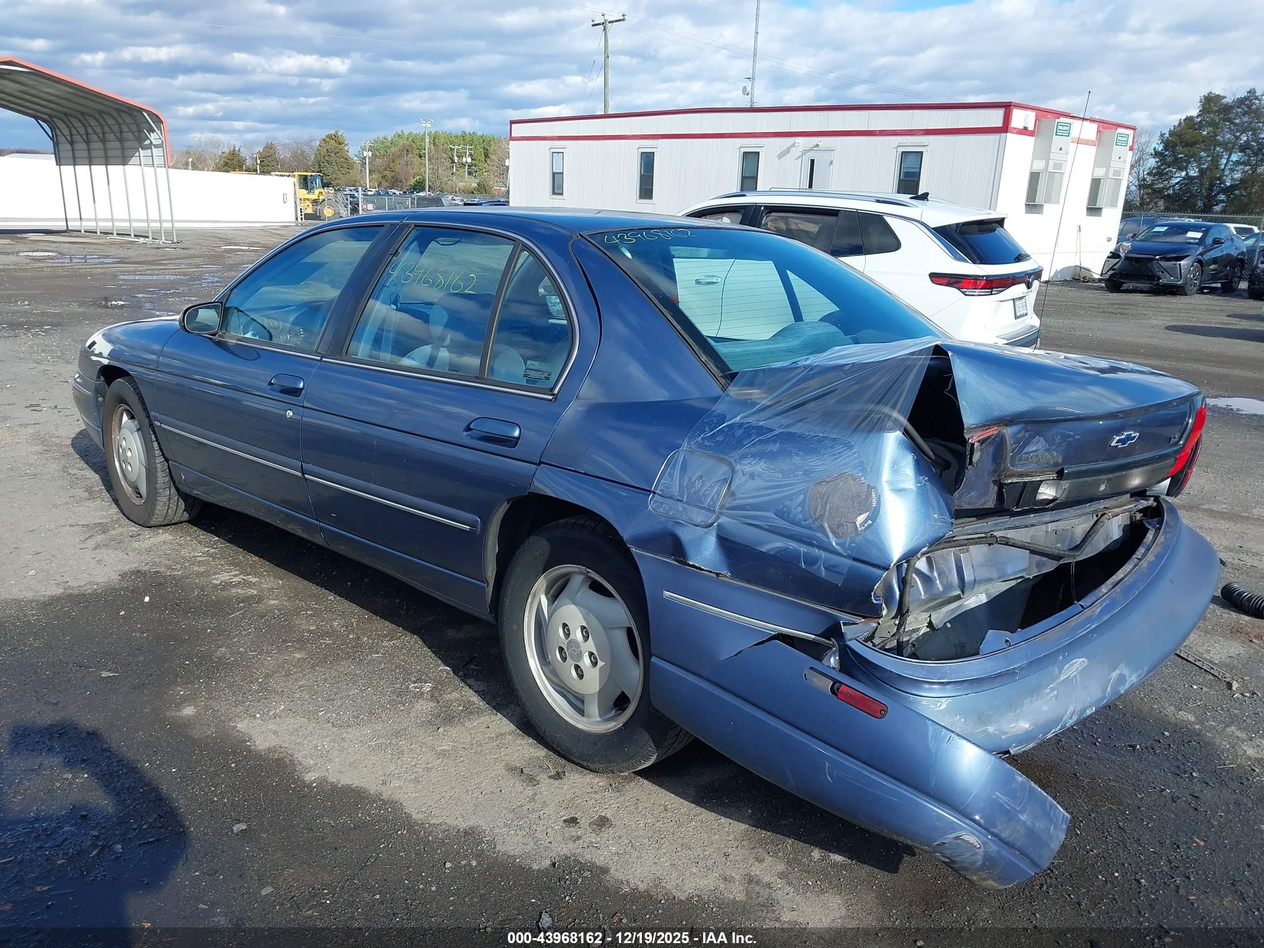 CHEVROLET LUMINA image 3
