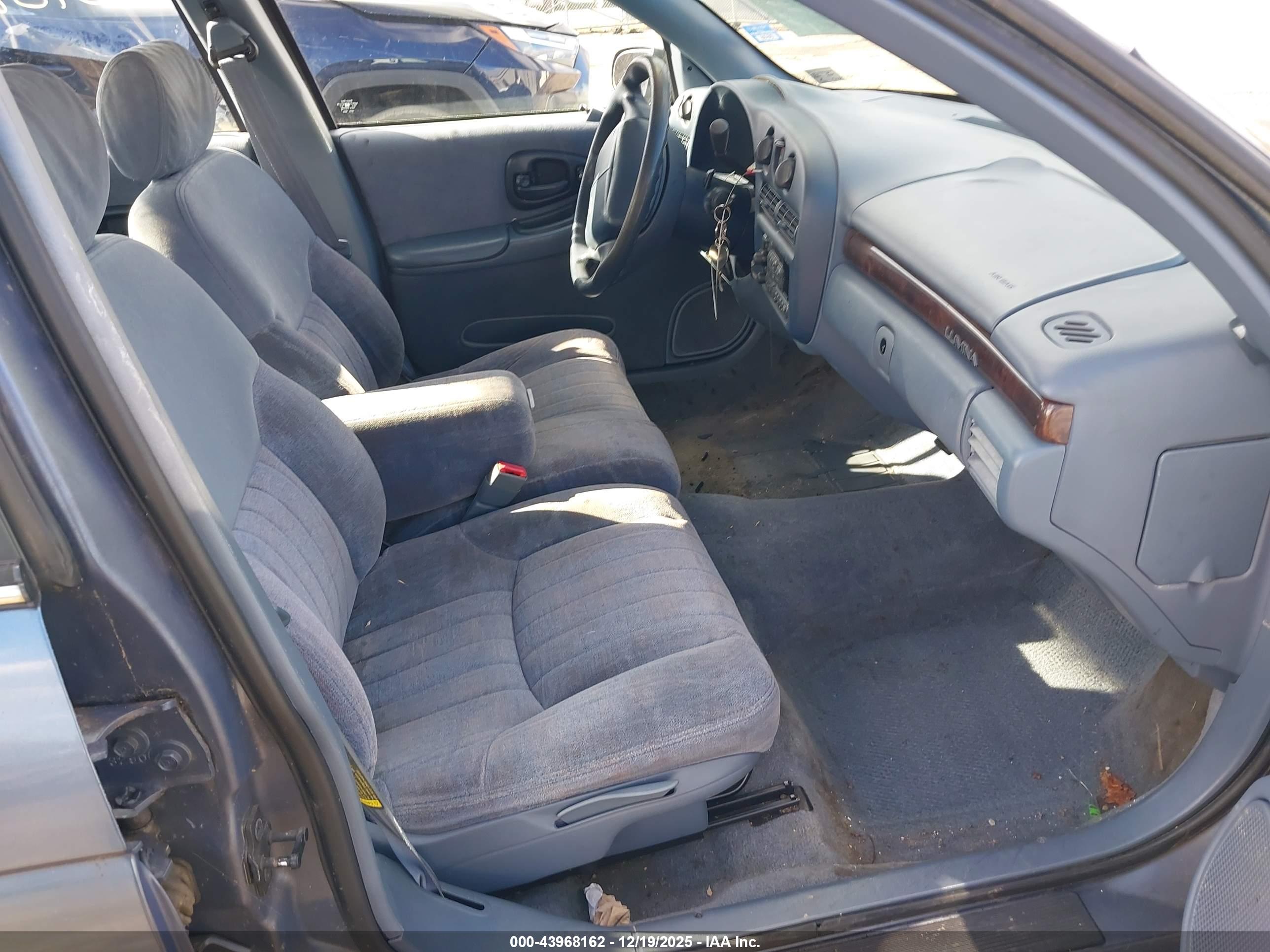 CHEVROLET LUMINA image 5
