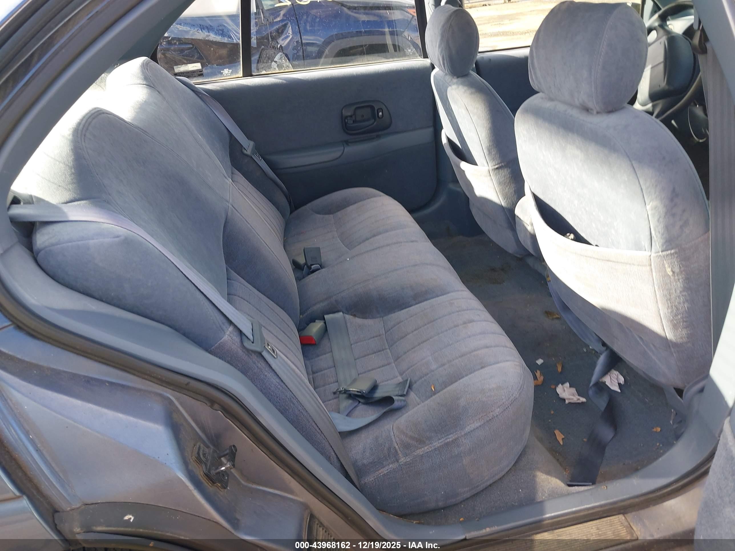 CHEVROLET LUMINA image 8
