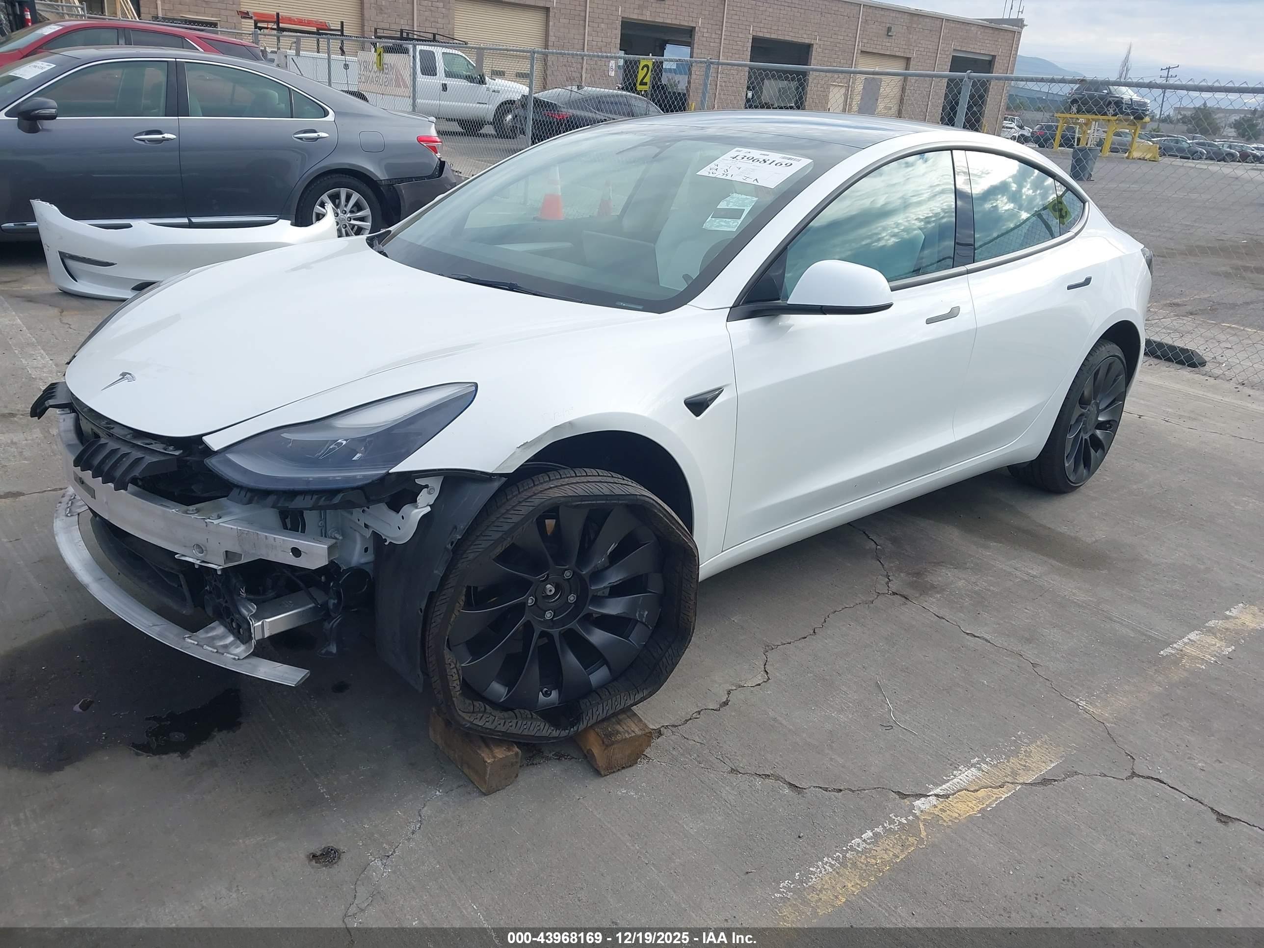 TESLA MODEL image 2
