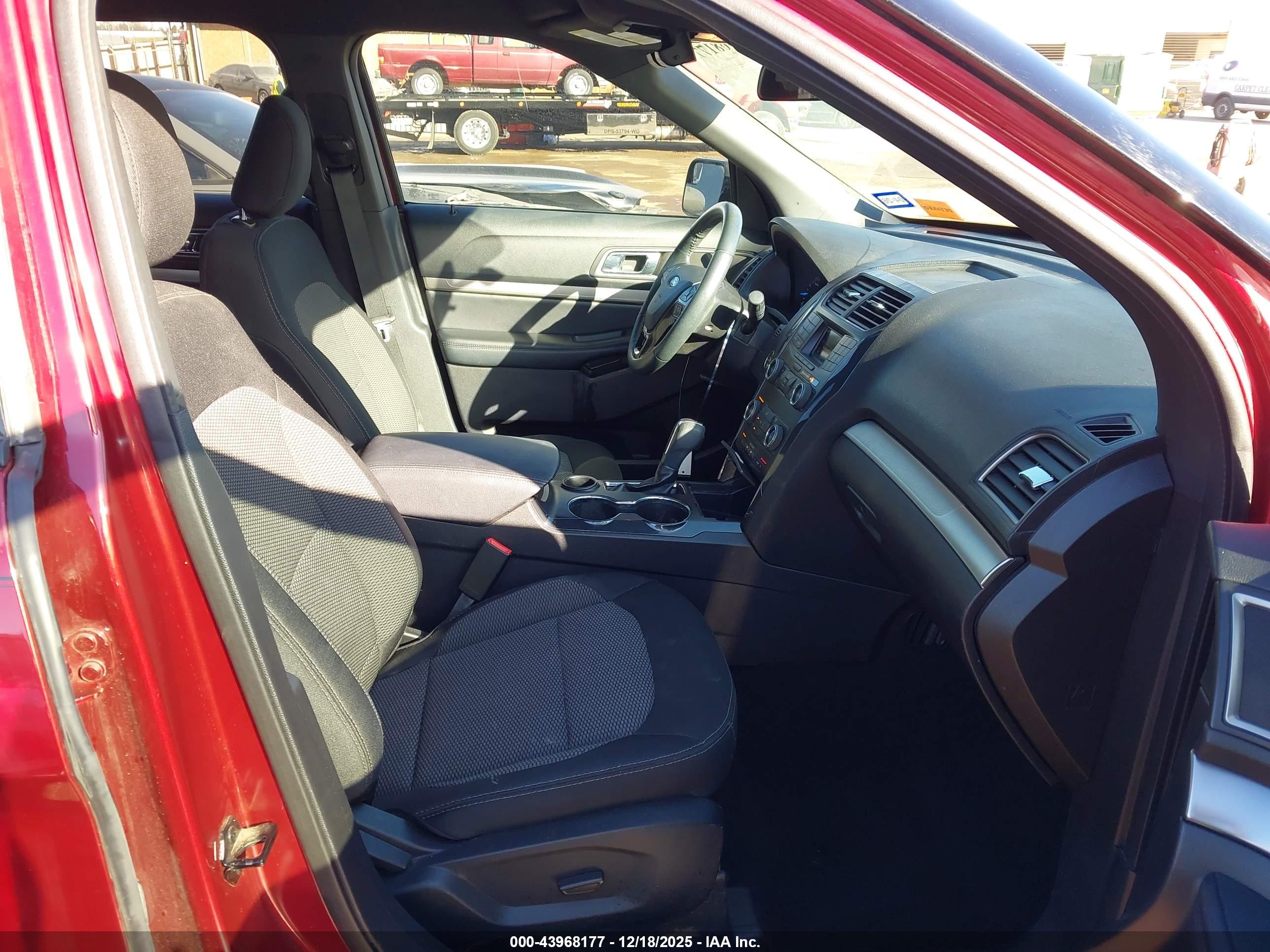 FORD EXPLORER image 5