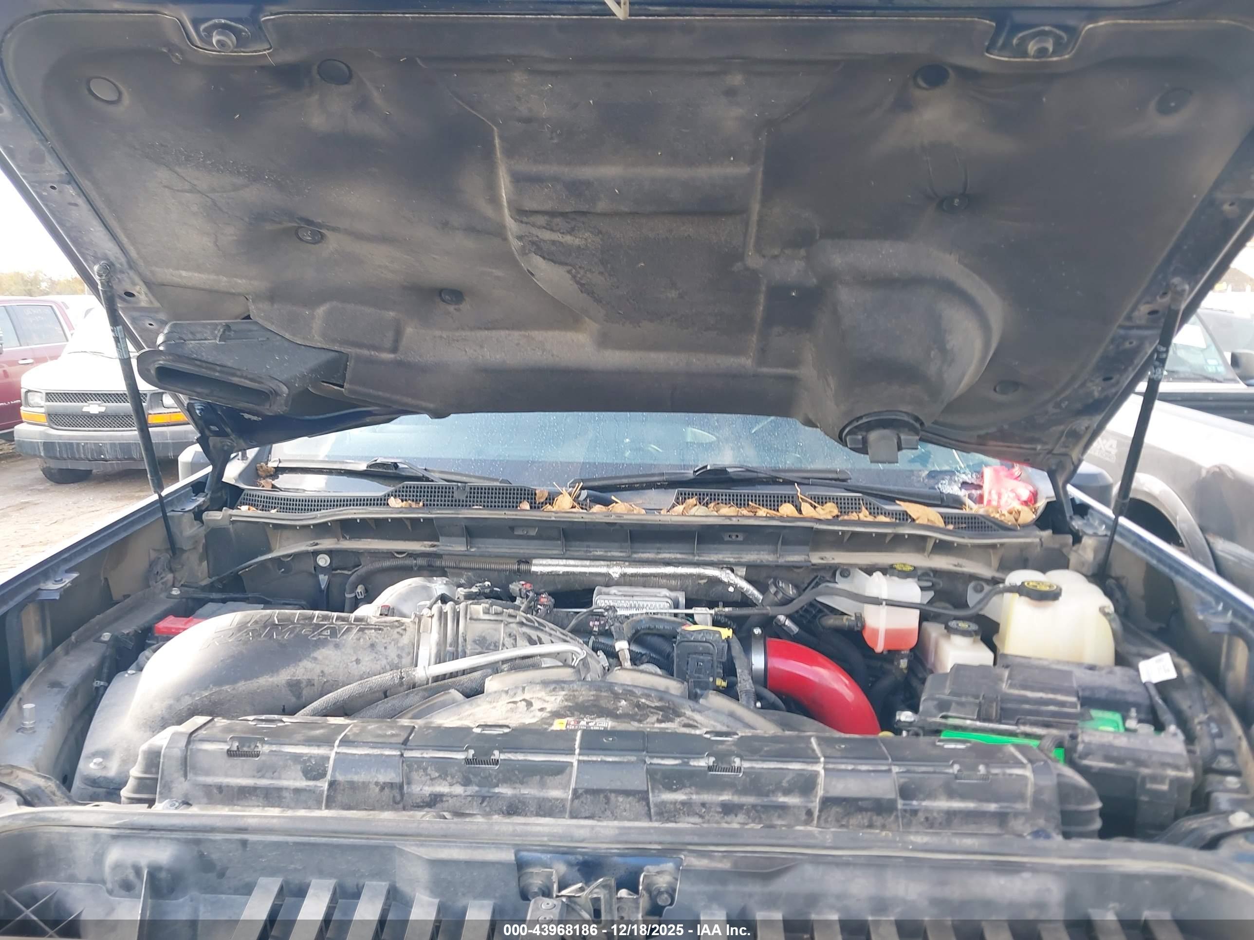 CHEVROLET SILVERADO image 10