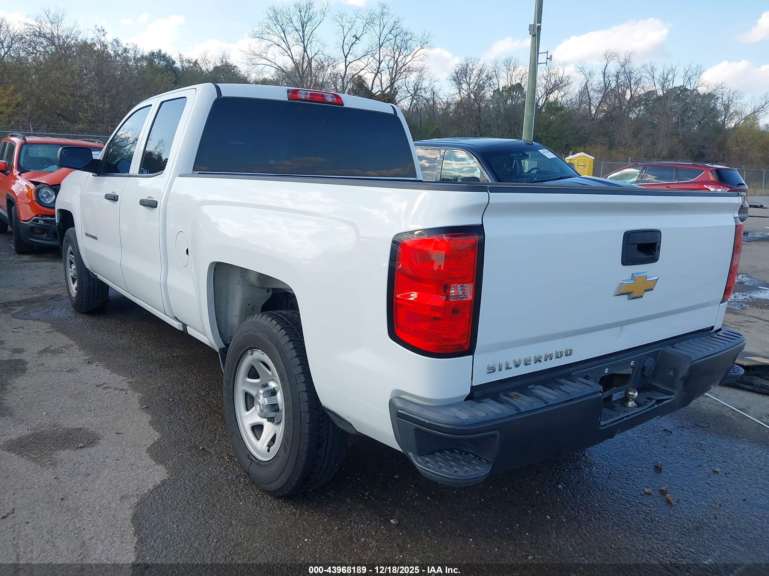 CHEVROLET SILVERADO image 3